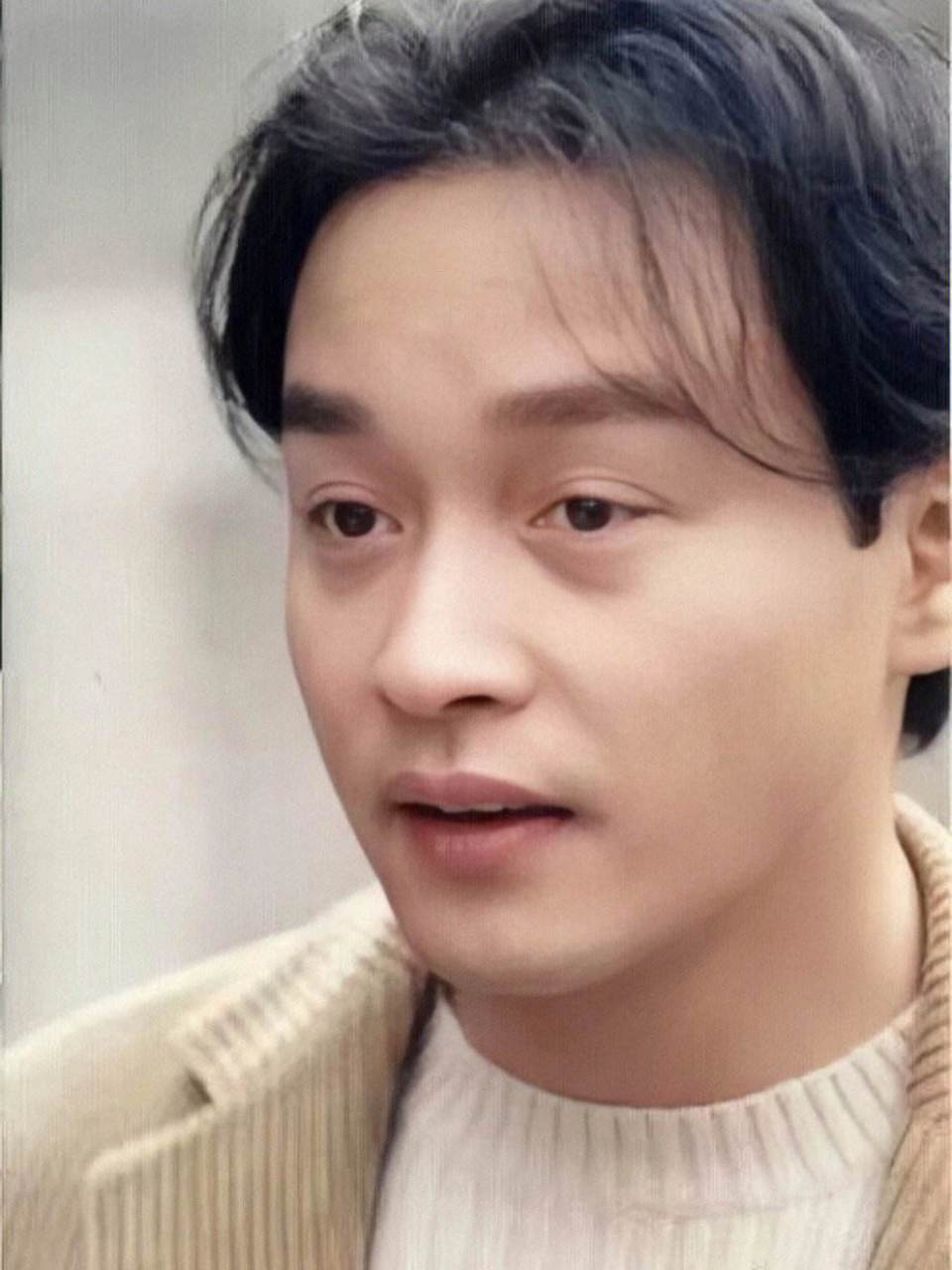 四大天王是他的迷弟,一众天后是他的迷妹,他在娱乐圈中人缘极佳,他就