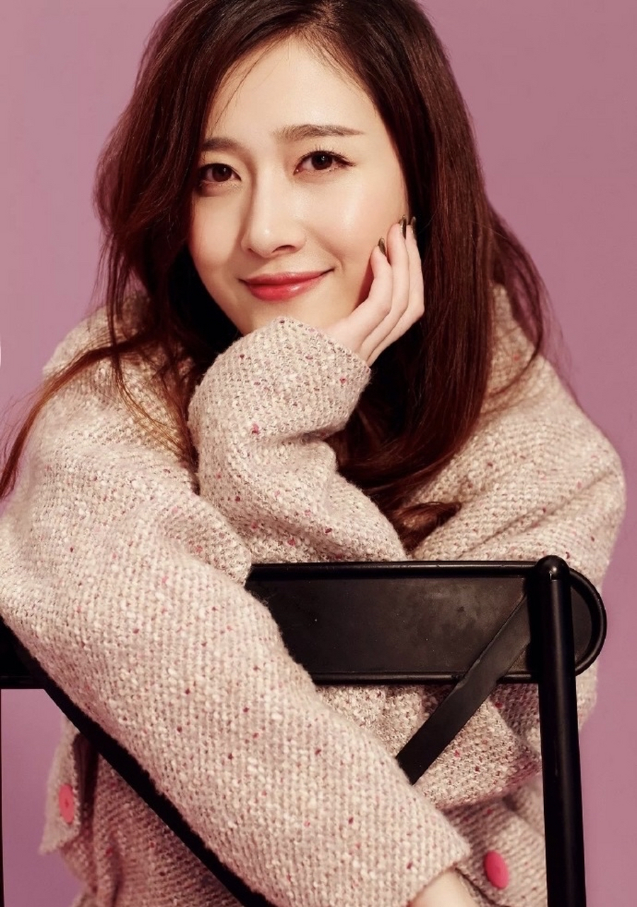 杨欣颖,1994年11月6日出生于上海市,中国内地女演员,毕业于北京电影