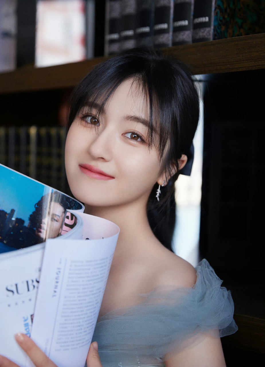 李兰迪 黑色一字带高跟鞋[爱你][爱你] 676767#李兰迪# #百万创
