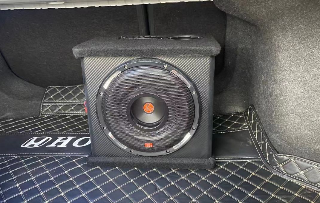 茂名本田思域汽车音响改装节奏之星t10有源箱体低音炮