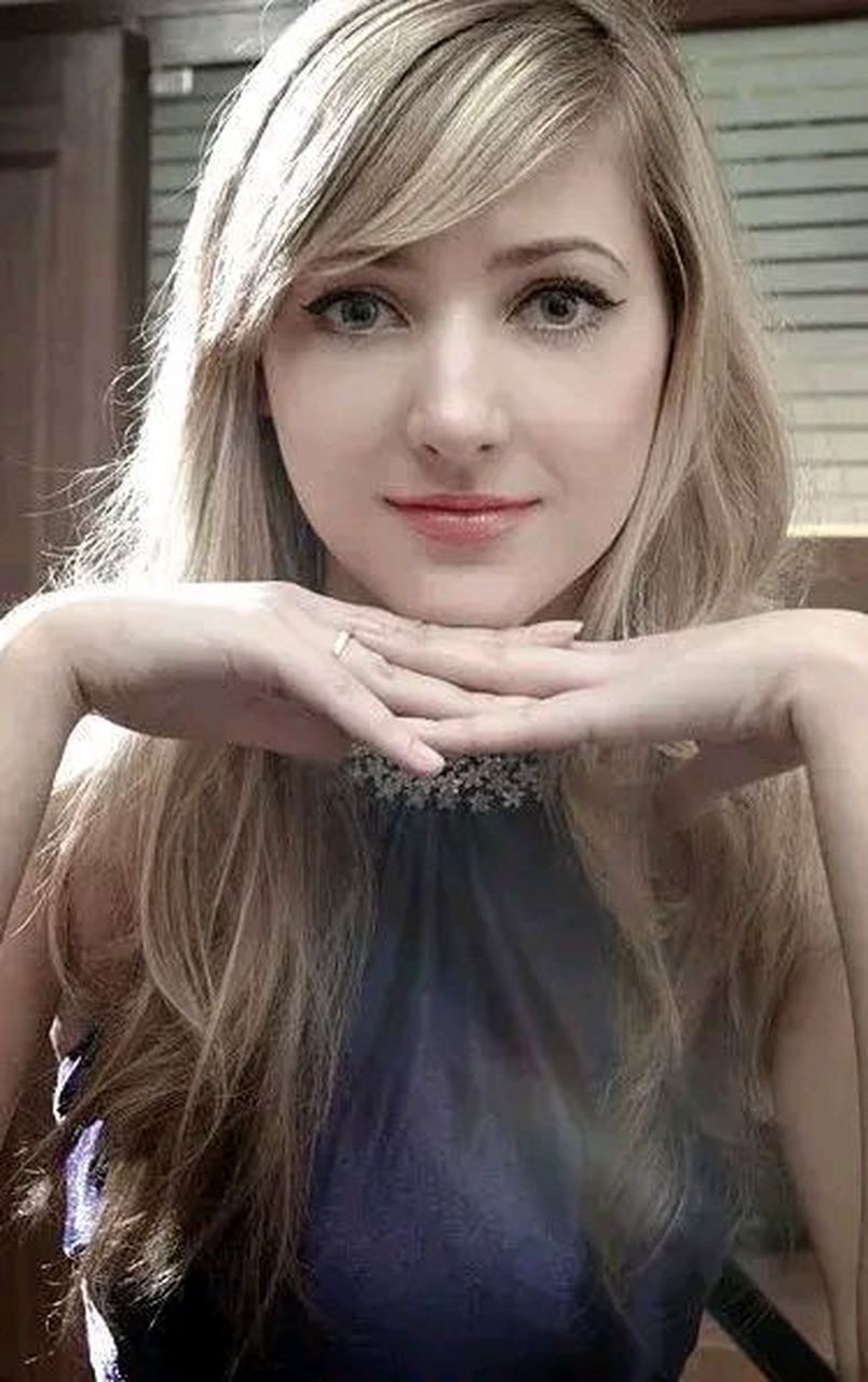 同单元来了位乌克兰美女留学生,肤白貌美大长腿,1米9的身高,加上标配