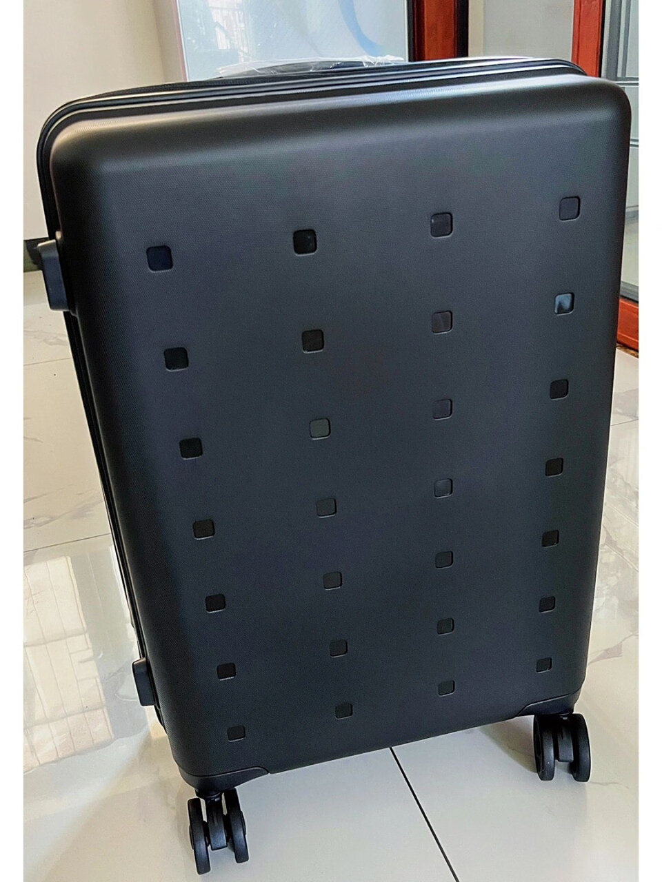 小米20英寸旅行箱青春款黑色一直以来都以高质量和出色的性价比著名