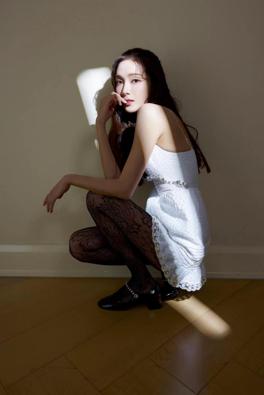 郑秀妍  黑丝网袜超性感