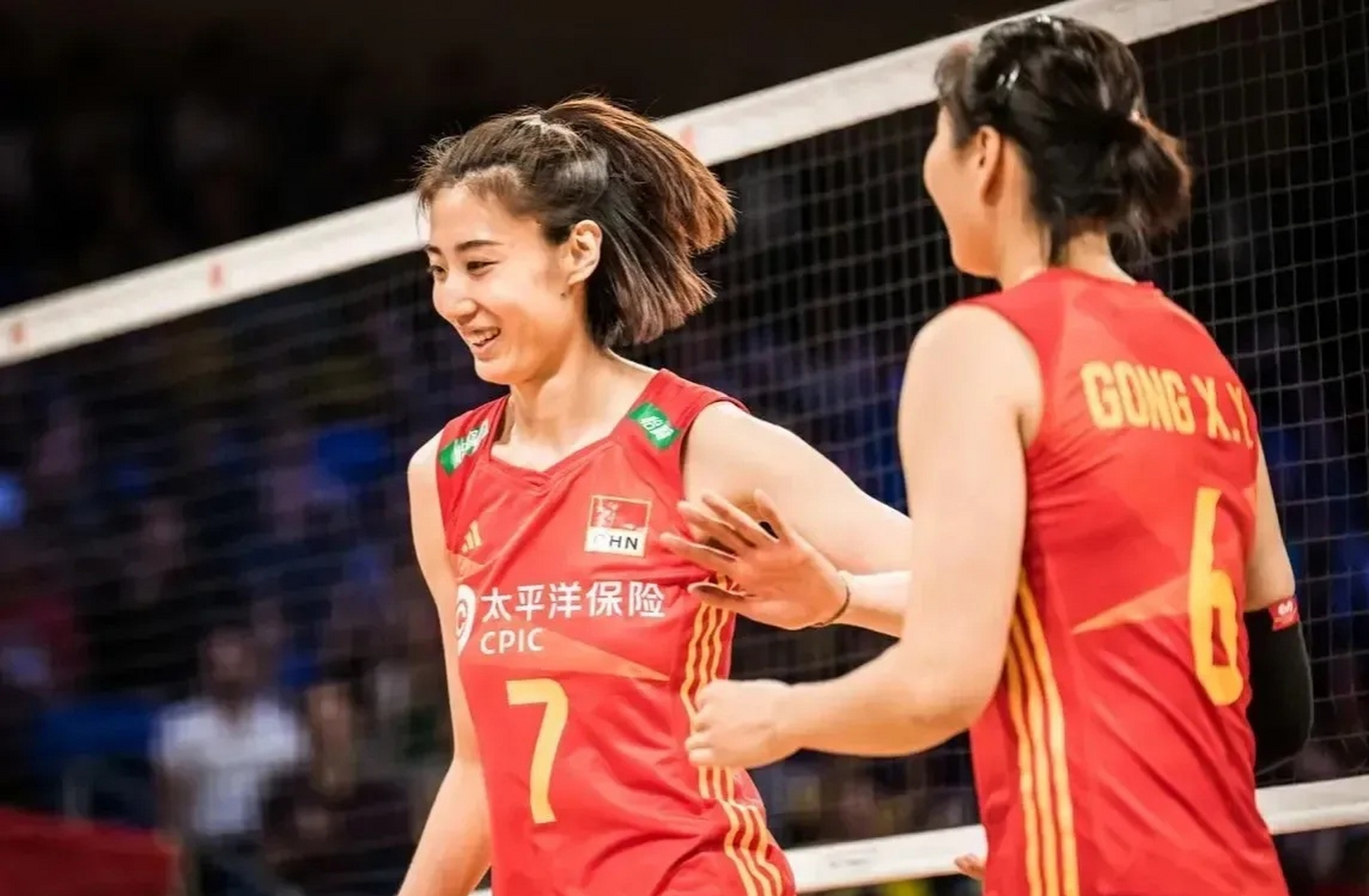 中国女排-得分最高的6个人[烟花]  第1位:李盈莹,16分 全场40扣16中