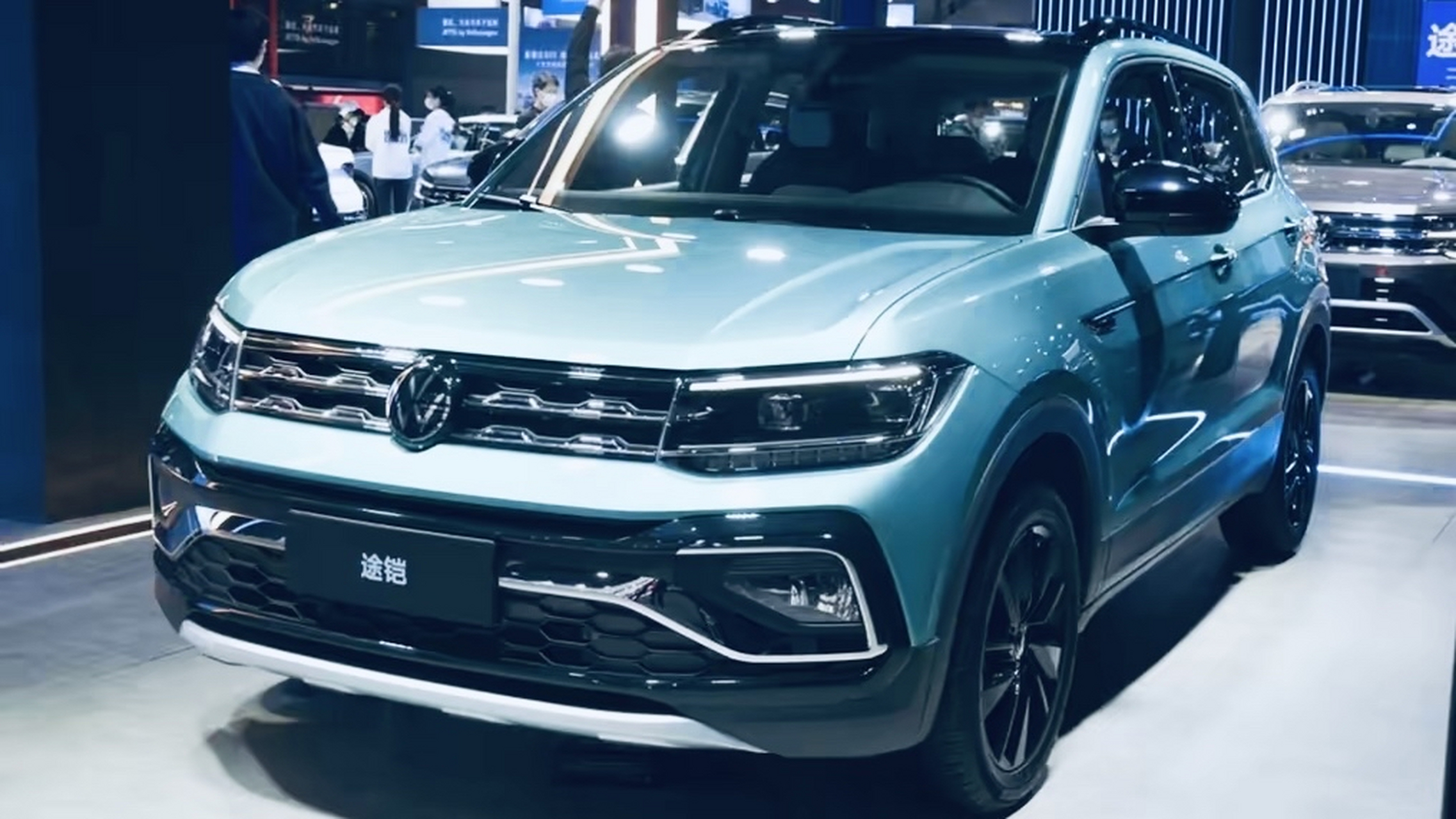 #大众# 6月27日,2023款上汽大众途铠300tsi正式上市,共推出2款车型,售