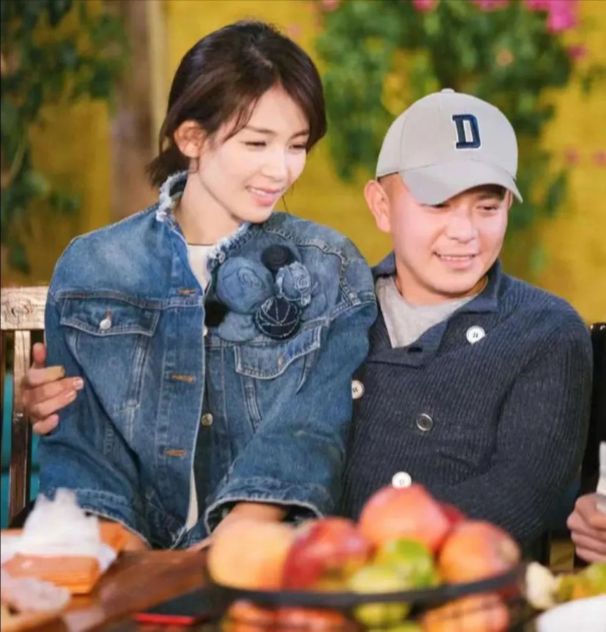 被问老公支持拍吻戏吗?刘涛仅用9个字回答.网友:"还是明星会玩儿!