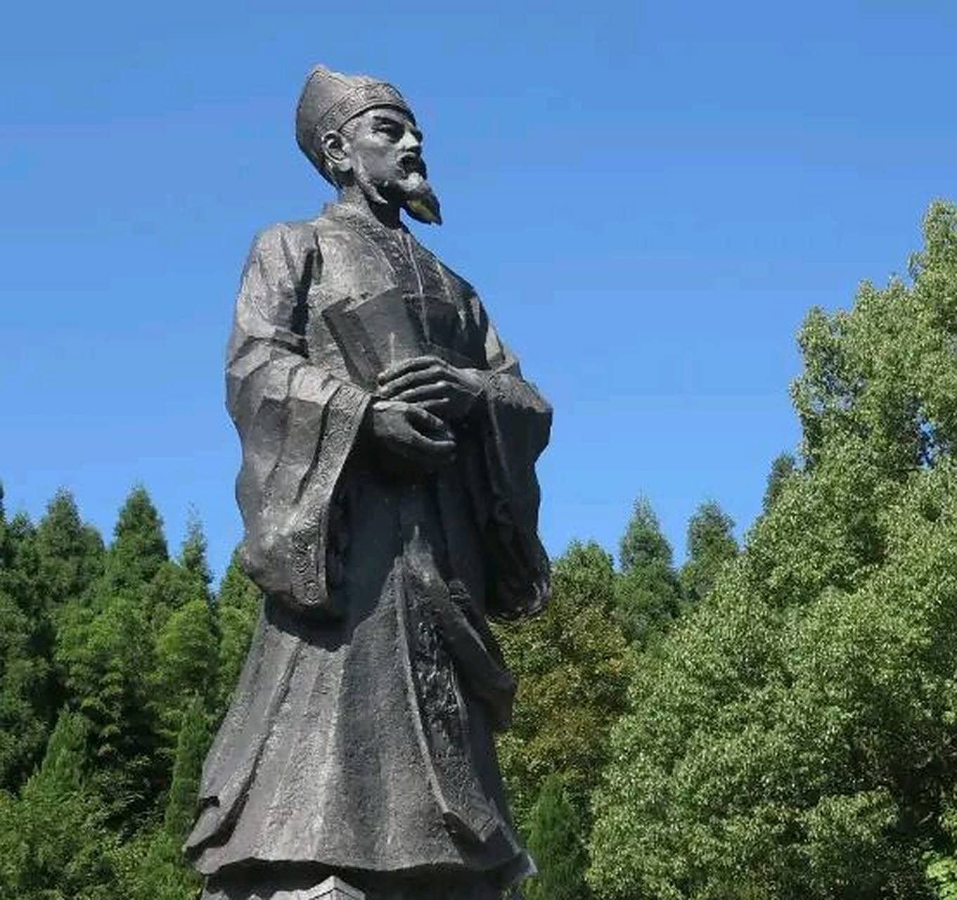 有一次,刘伯温遇到一家人办喜事,他掐指一算,心里暗