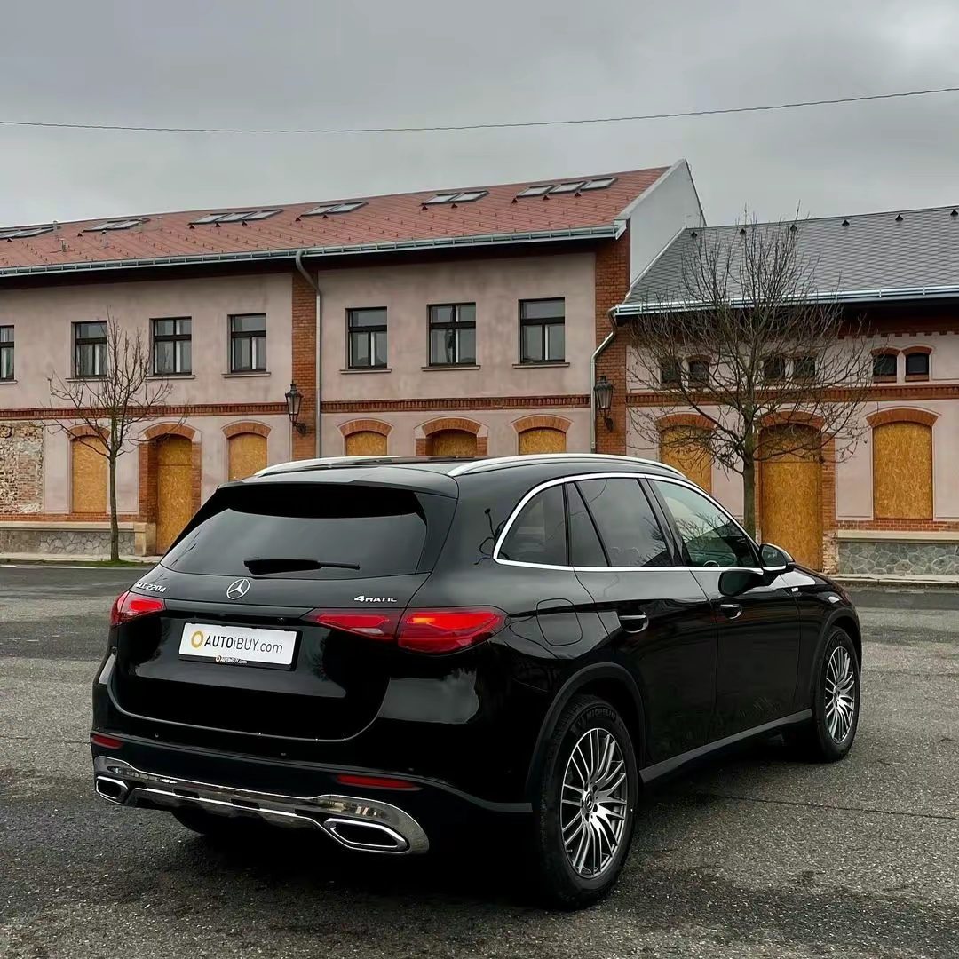 奔驰glc220d亮相,柴油引擎更霸气,海外预售36万,对标宝马x3