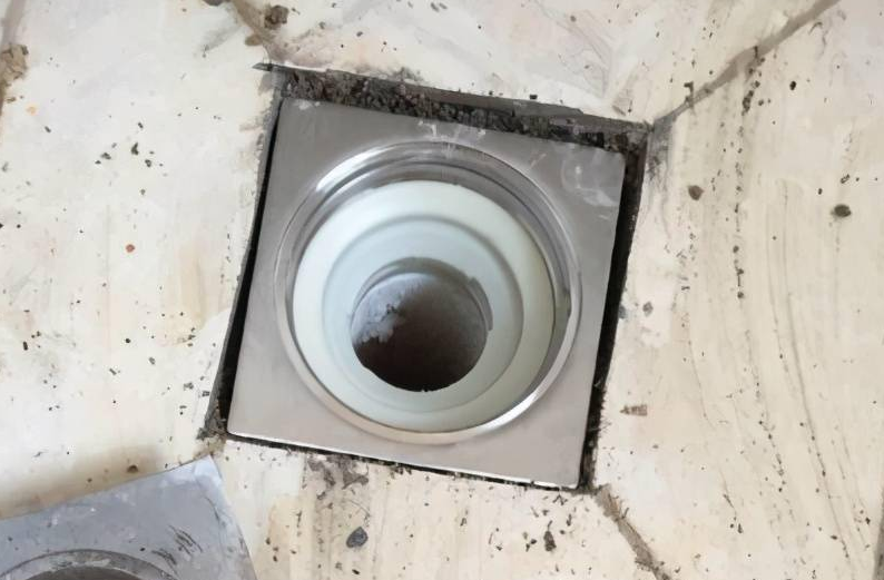 地漏与下水管中间有距离怎么处理