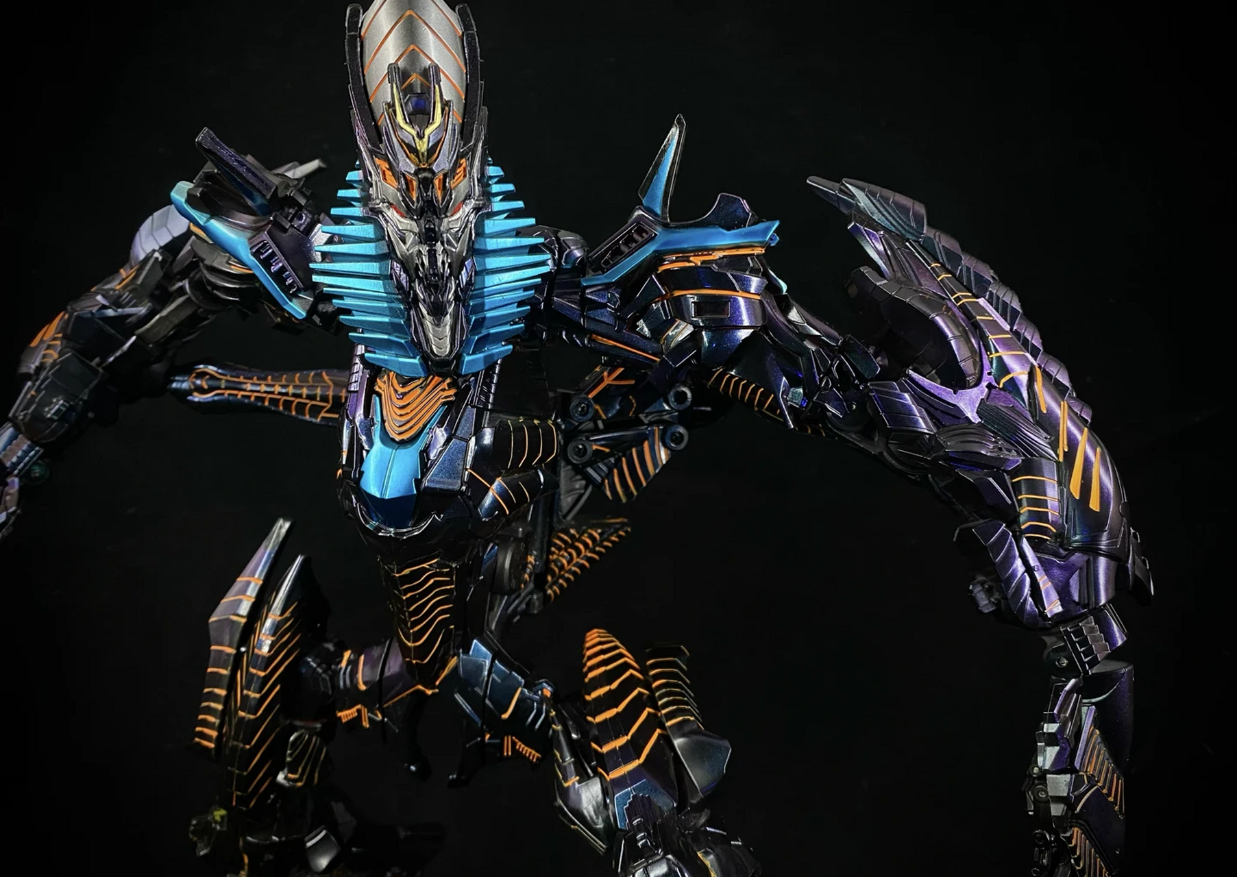 模型欣赏:变形金刚2 ss91 堕落金刚 放大版,高度在40厘米左右,涂装有