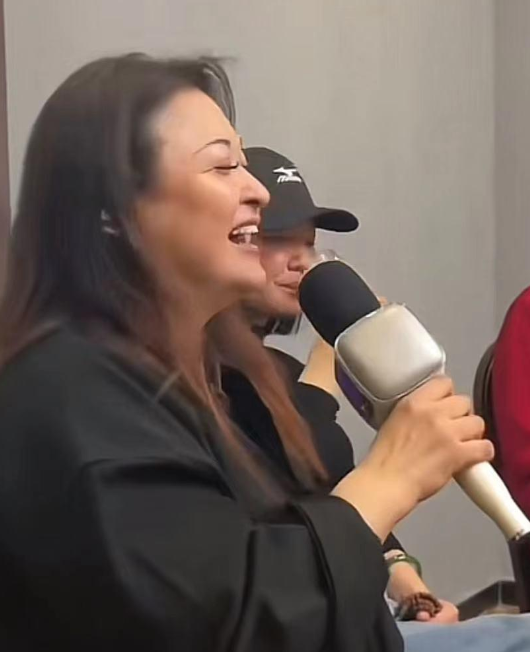 53岁演员女星王璐瑶发福认不出!