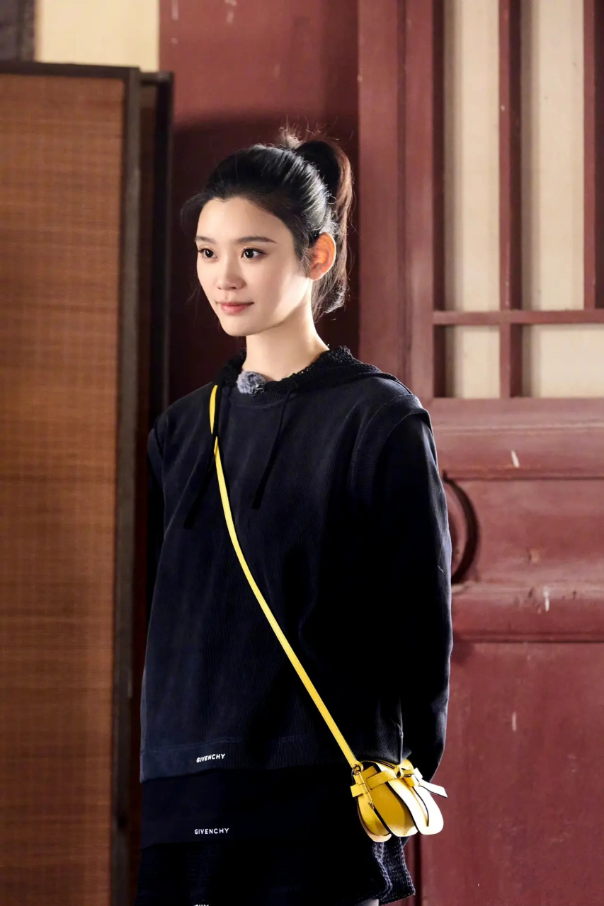 奚梦瑶生完二胎两年,婆婆开始催三胎 ​何猷君:老婆,你知道我妈妈想