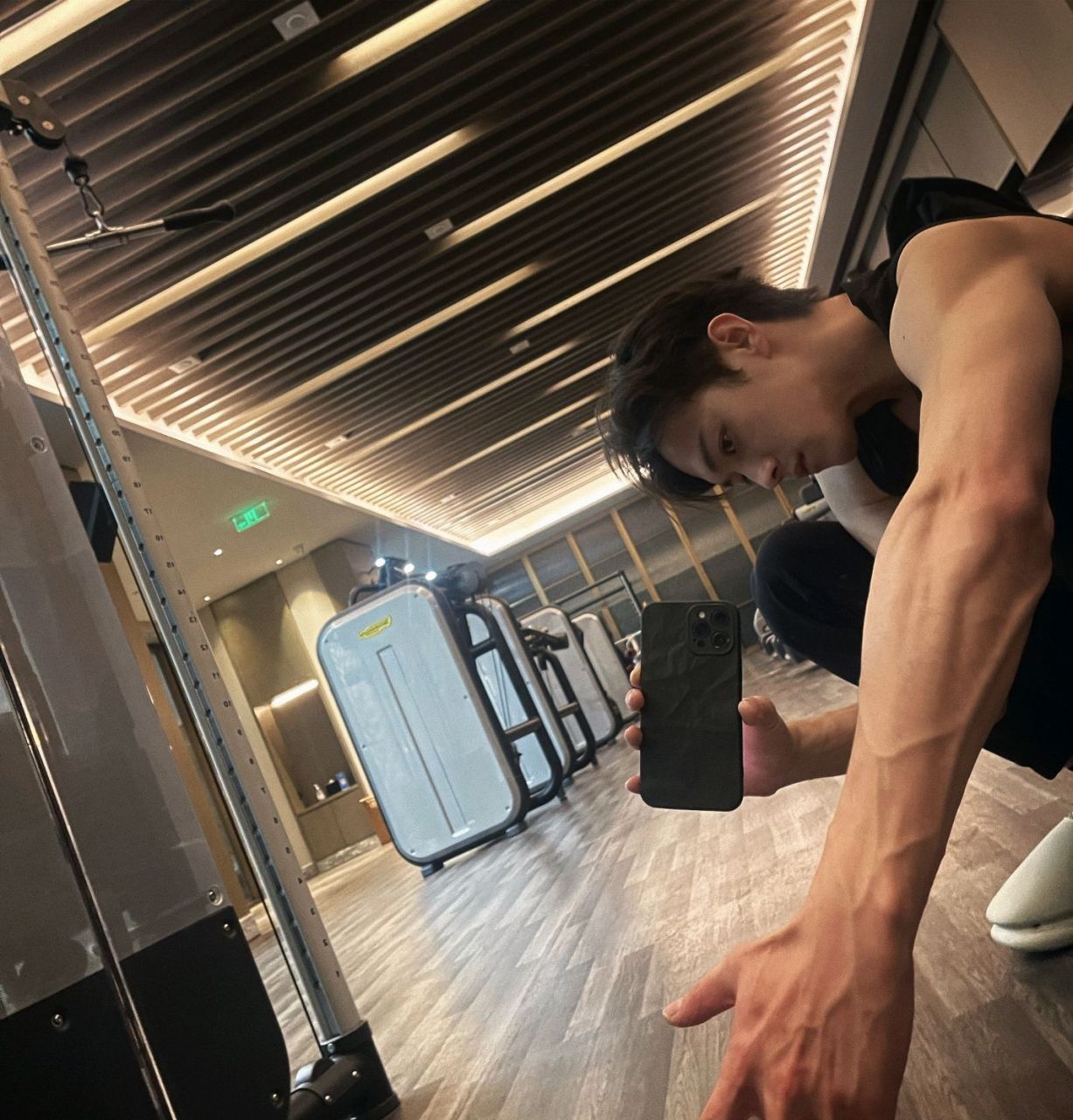 许凯晒身材,这肌肉很真实吧?