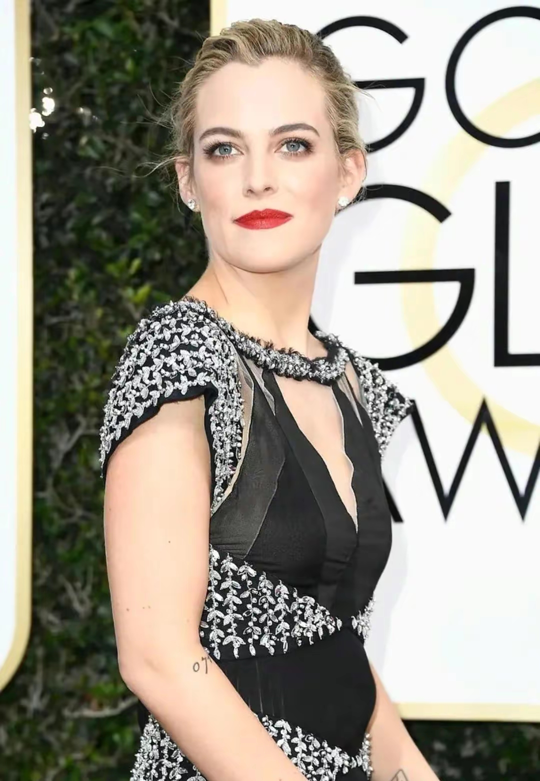 丽莉·吉欧身材饱满丰盈堪称无敌的女神