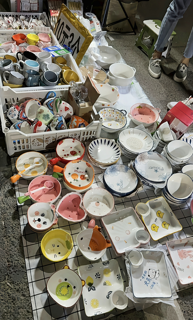 路边看到卖碗盘的,一个也就三五块钱,为什么能比超市里卖的便宜这么多