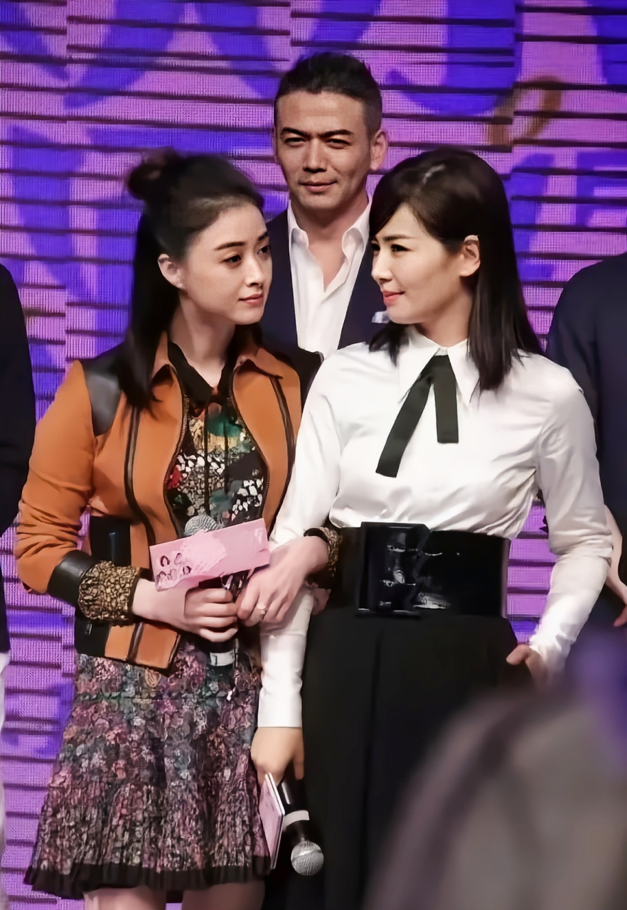 在40-50岁的女星里,蒋欣和刘涛算是美女里的天花板了吧?