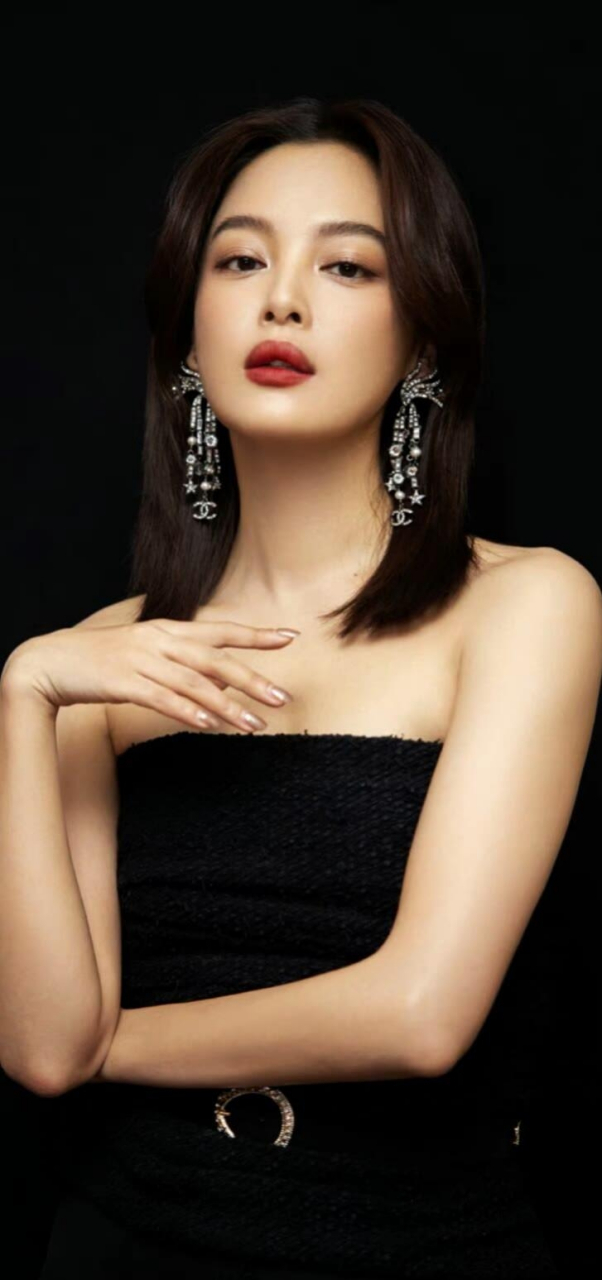 辛芷蕾的性感形象真是让人惊艳!