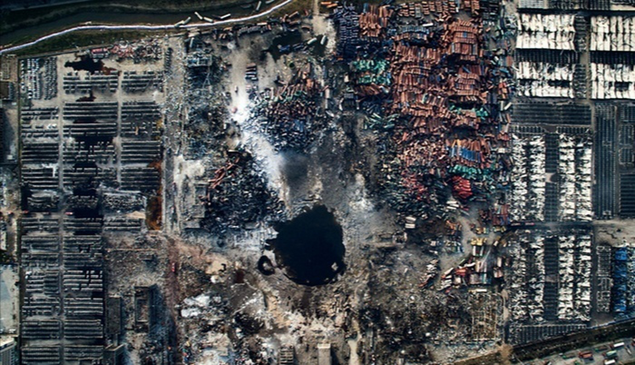 天津大爆炸被气化的人图片