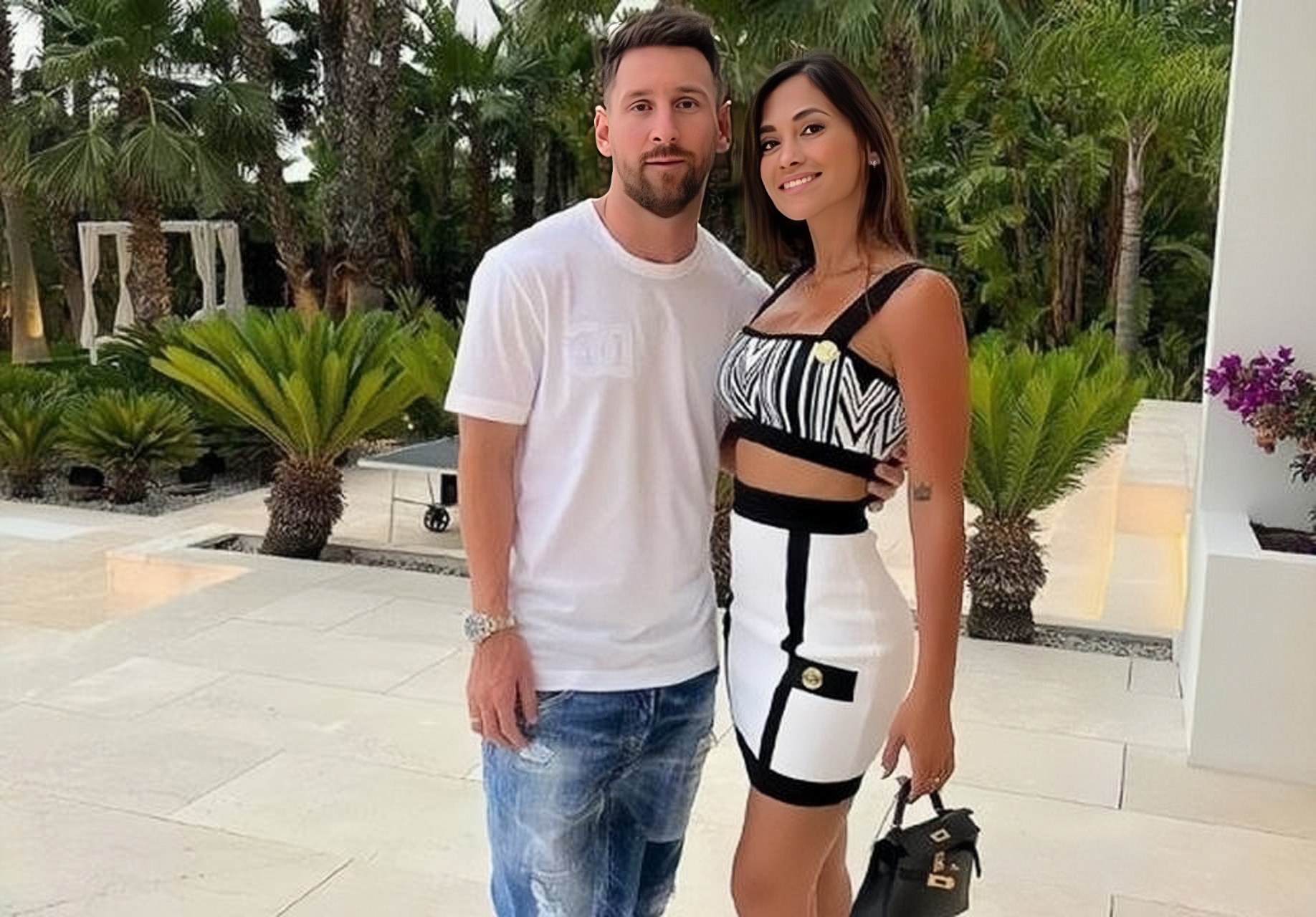 回顾 梅西带家人海边度假,安东内拉身材性感又傲人,球迷:幸福