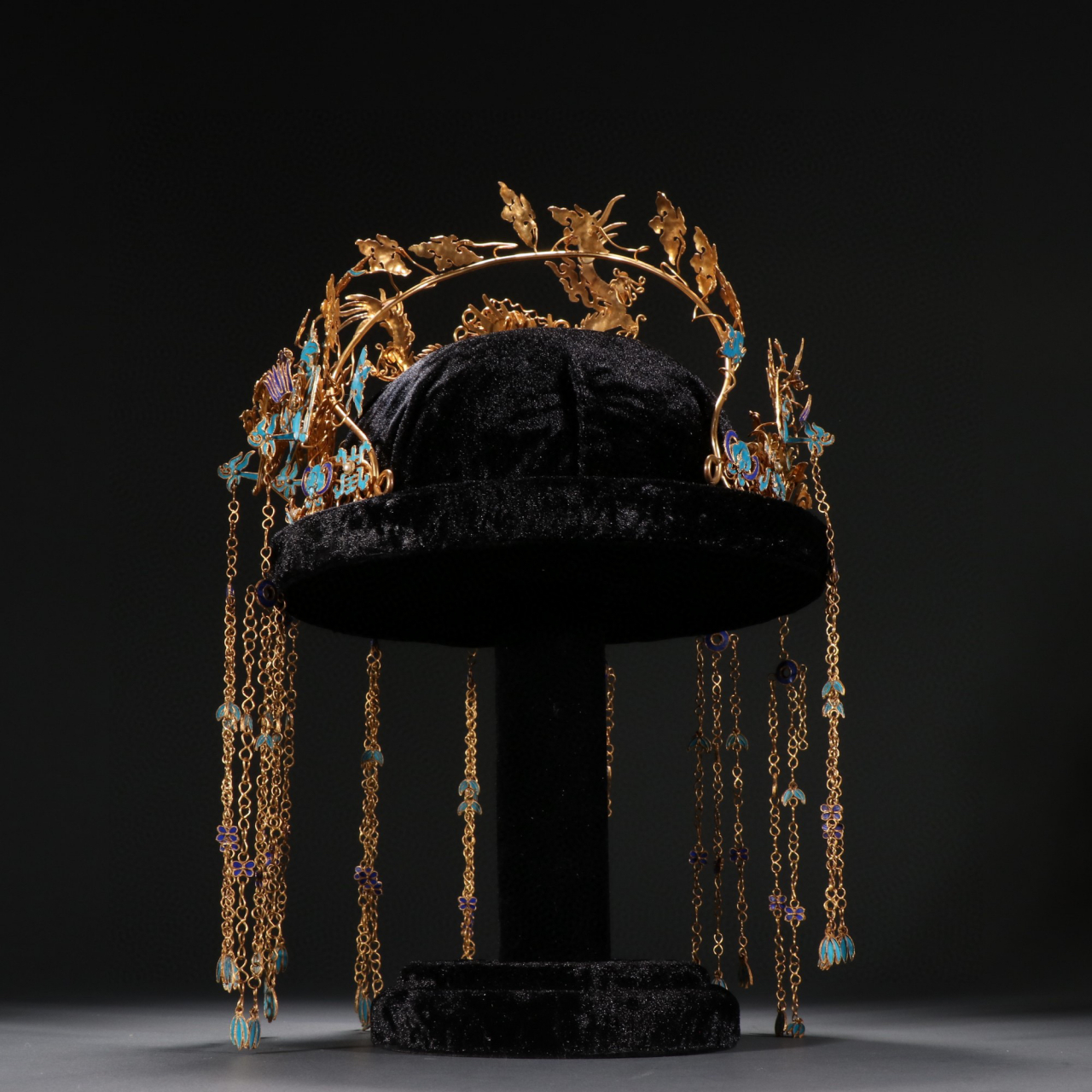 回流 银鎏金点金龙纹九凤冠. 规格:高17㎝宽24㎝重387g