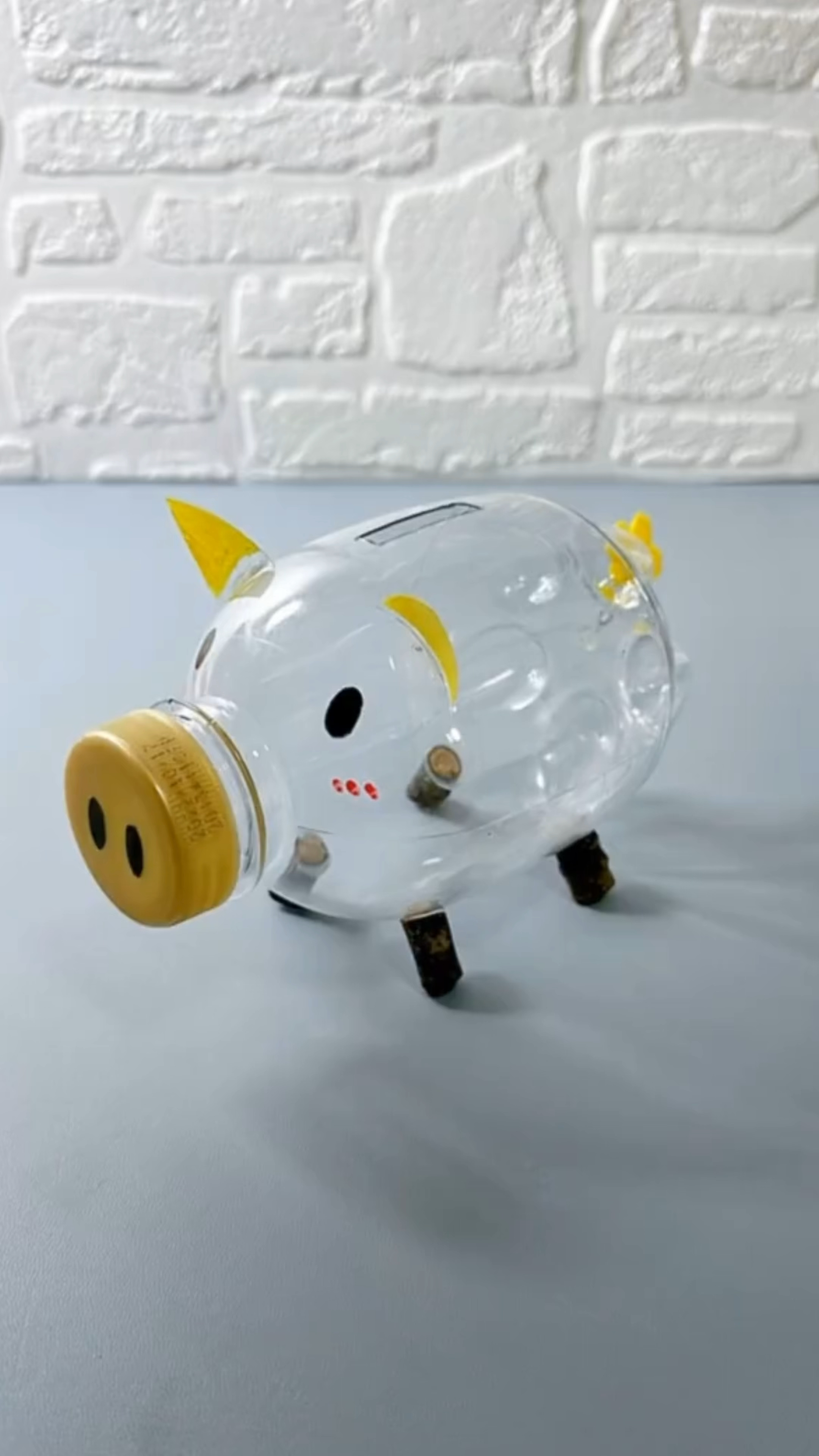 变废为宝,饮料瓶变存钱罐