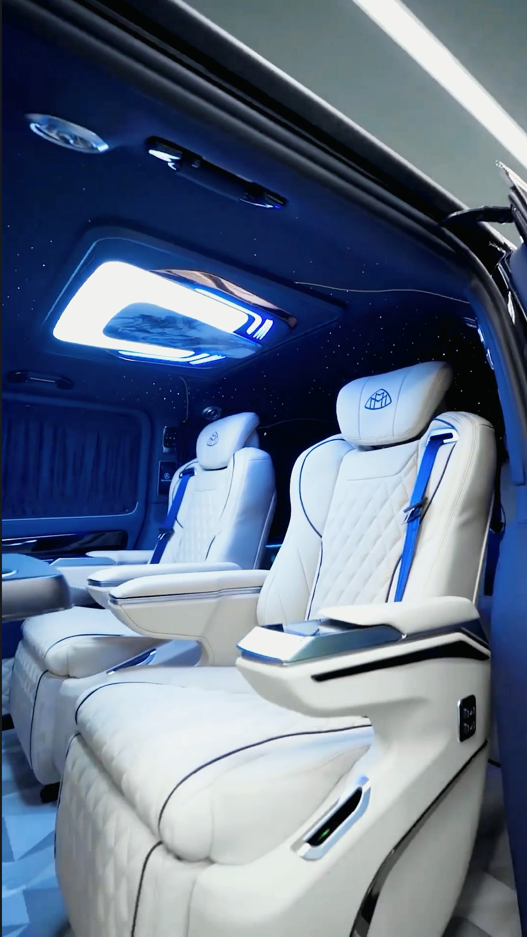 威霆改装迈巴赫案例,这内饰豪华程度远超v级