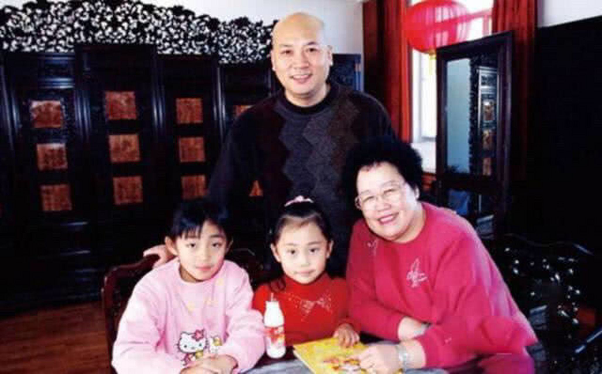 迟重瑞陈丽华相爱30年,三个孩子没有一个是他的,不知他遗憾过吗?