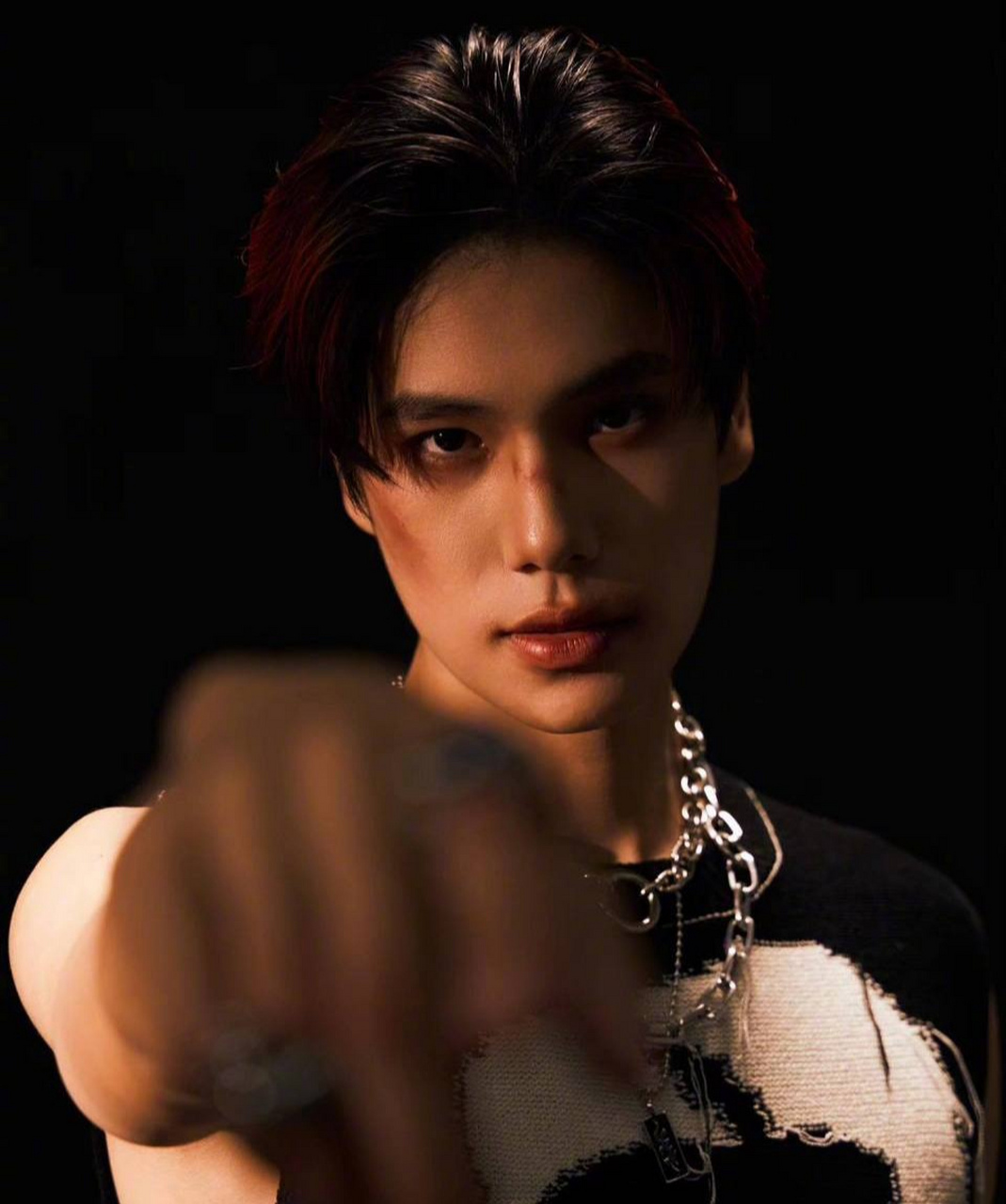 普明现在越来越可了,小面包的地位越来越不保了,小面包要小心老婆被