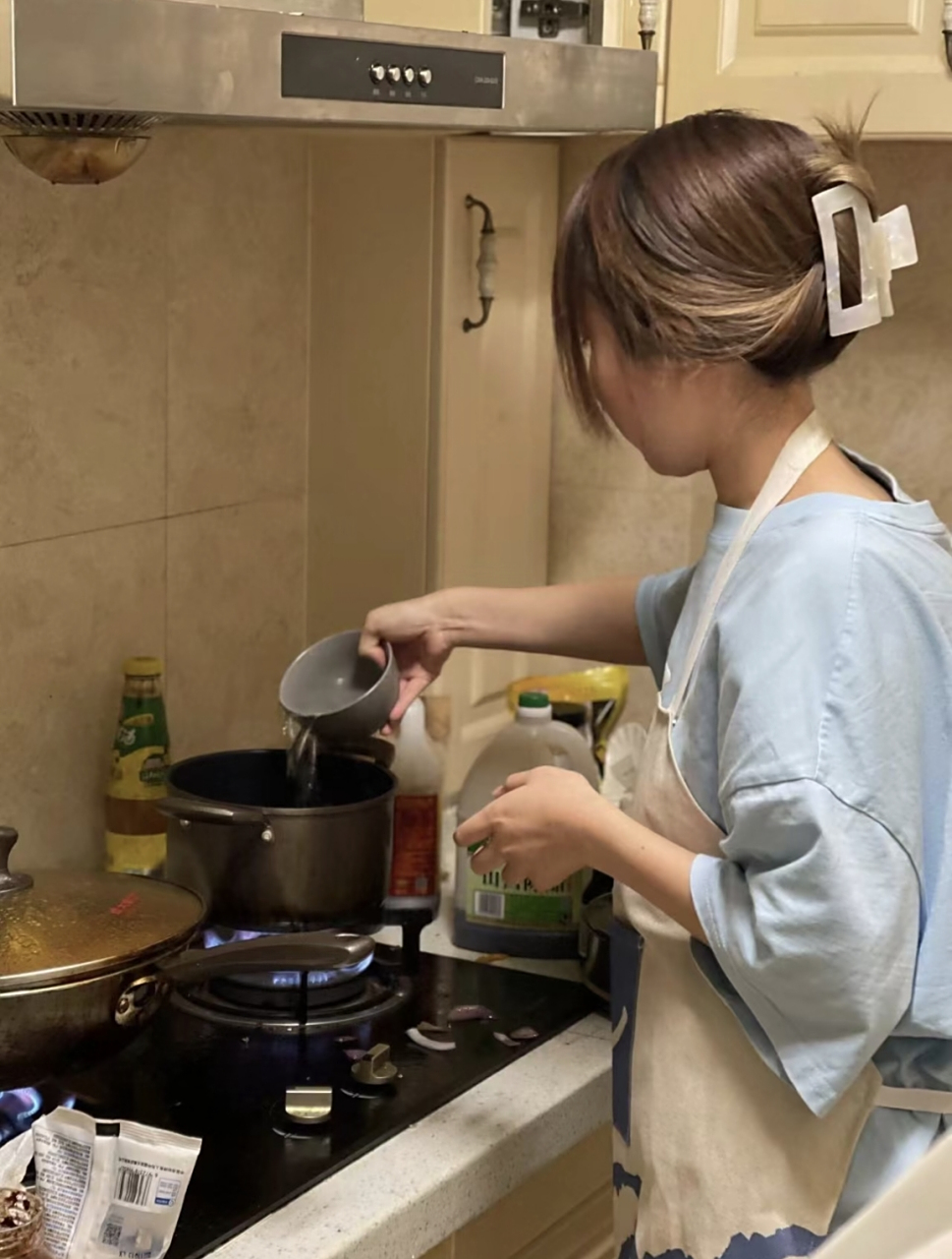 网友:女朋友最近爱做饭,我该怎么委婉地表达不想再吃女朋友做的饭呢