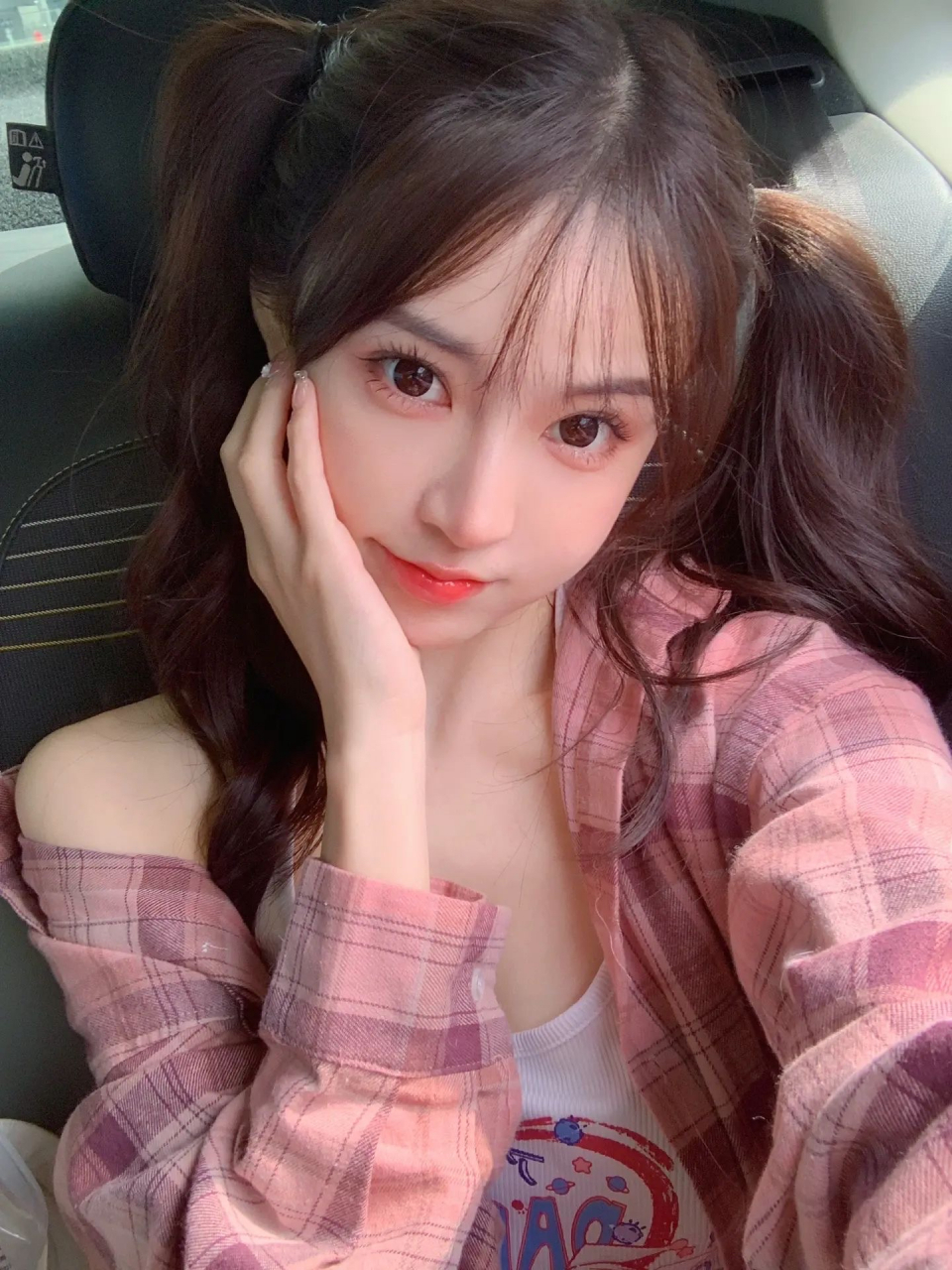 马尾辫小姐姐的自拍,太可爱漂亮了吧!