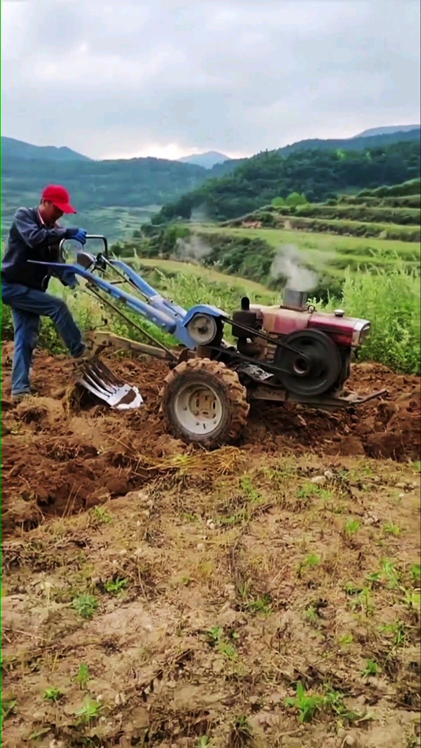 手扶拖拉机改装犁地机你说行不行