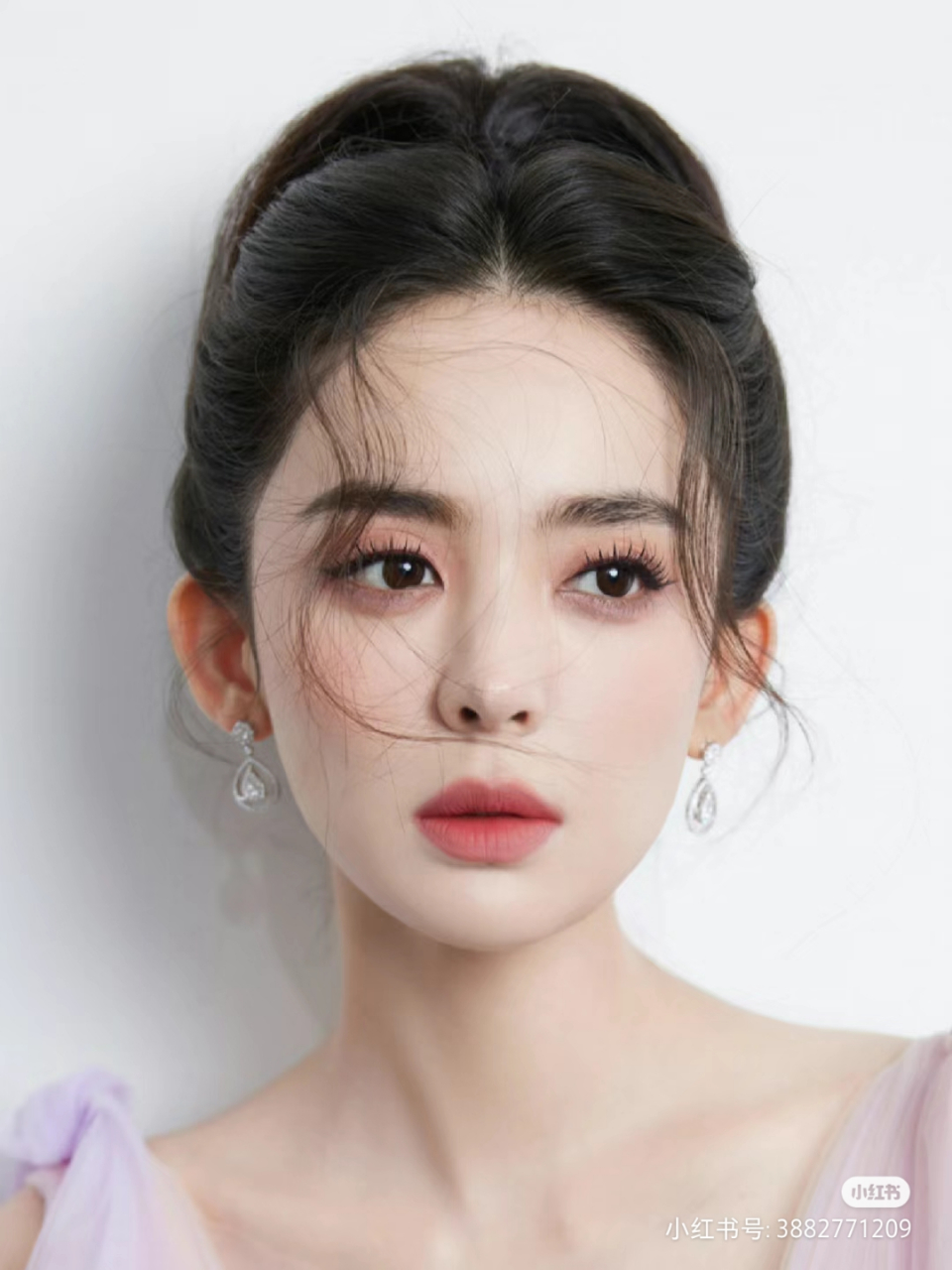 1,李现每天都要拍自己的肌肉照,偶尔会发到朋友圈.