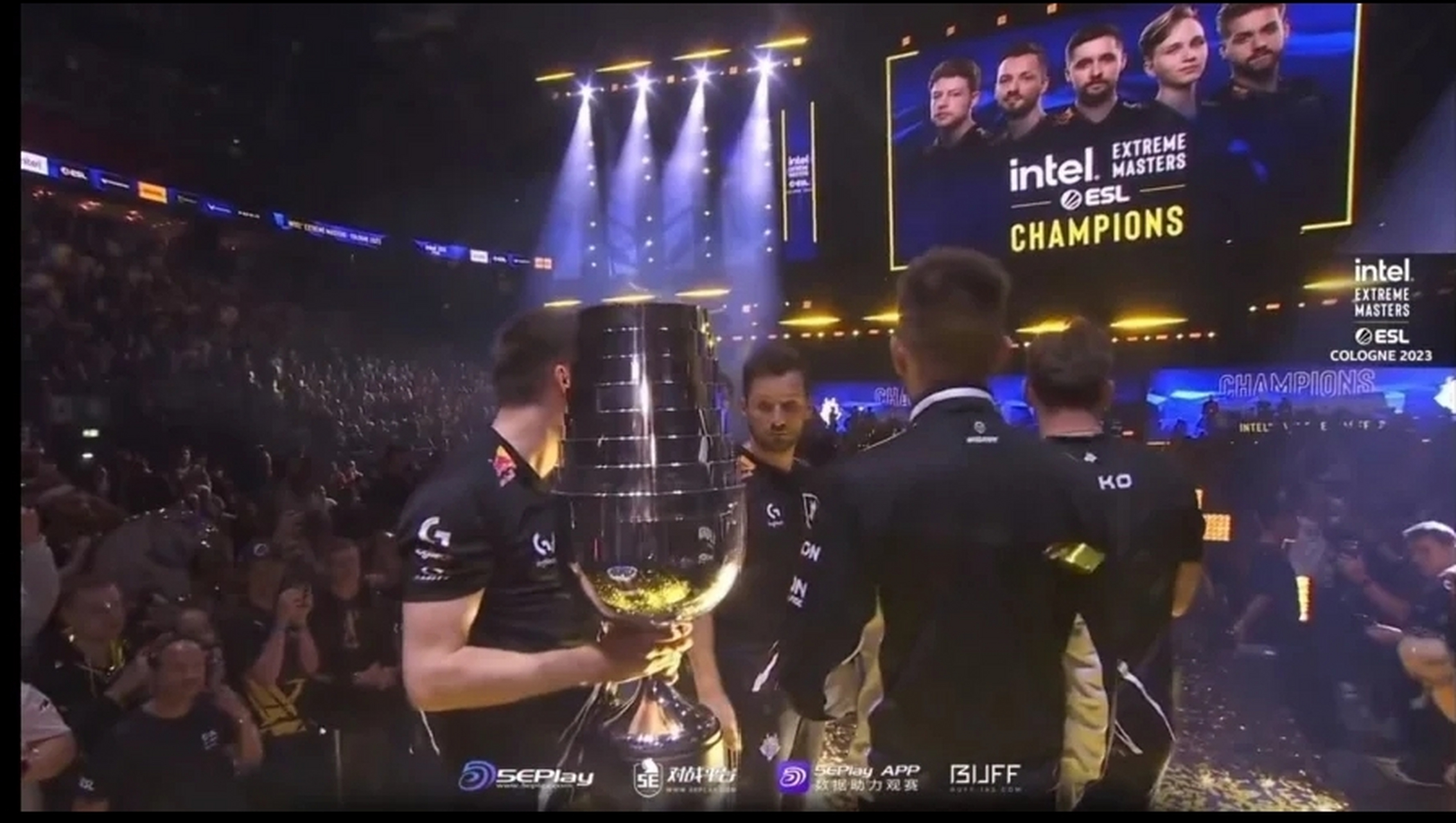 iem科隆# #g2# 虽然ence爆冷淘汰小蜜蜂,虽然太阳神很猛,但是终究不