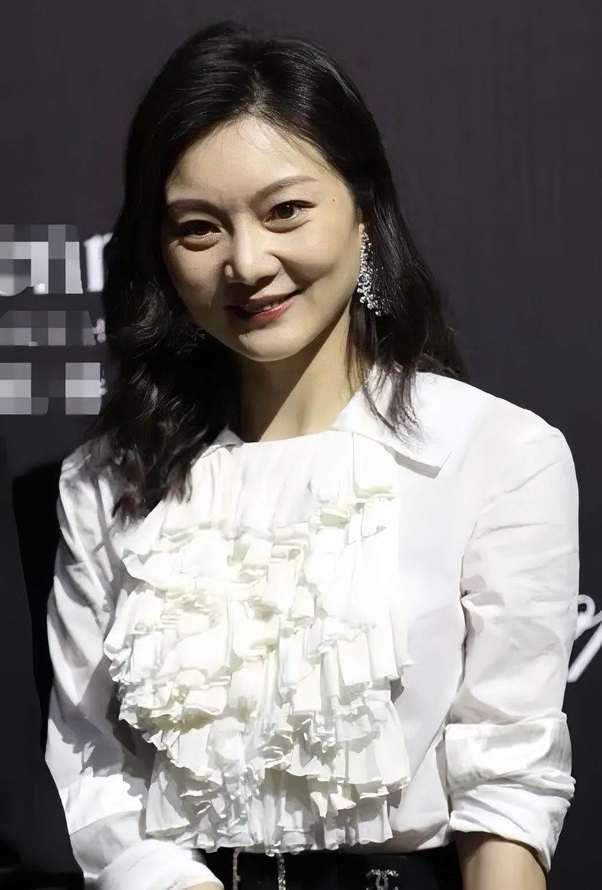 陈婷作为张艺谋的妻子,对自己的保养可谓是真正做到了极致