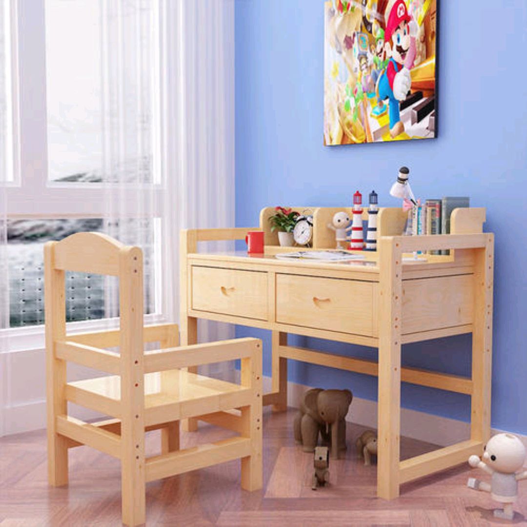 书桌放对在文昌位,绝对能提升孩子和主人的学习能力