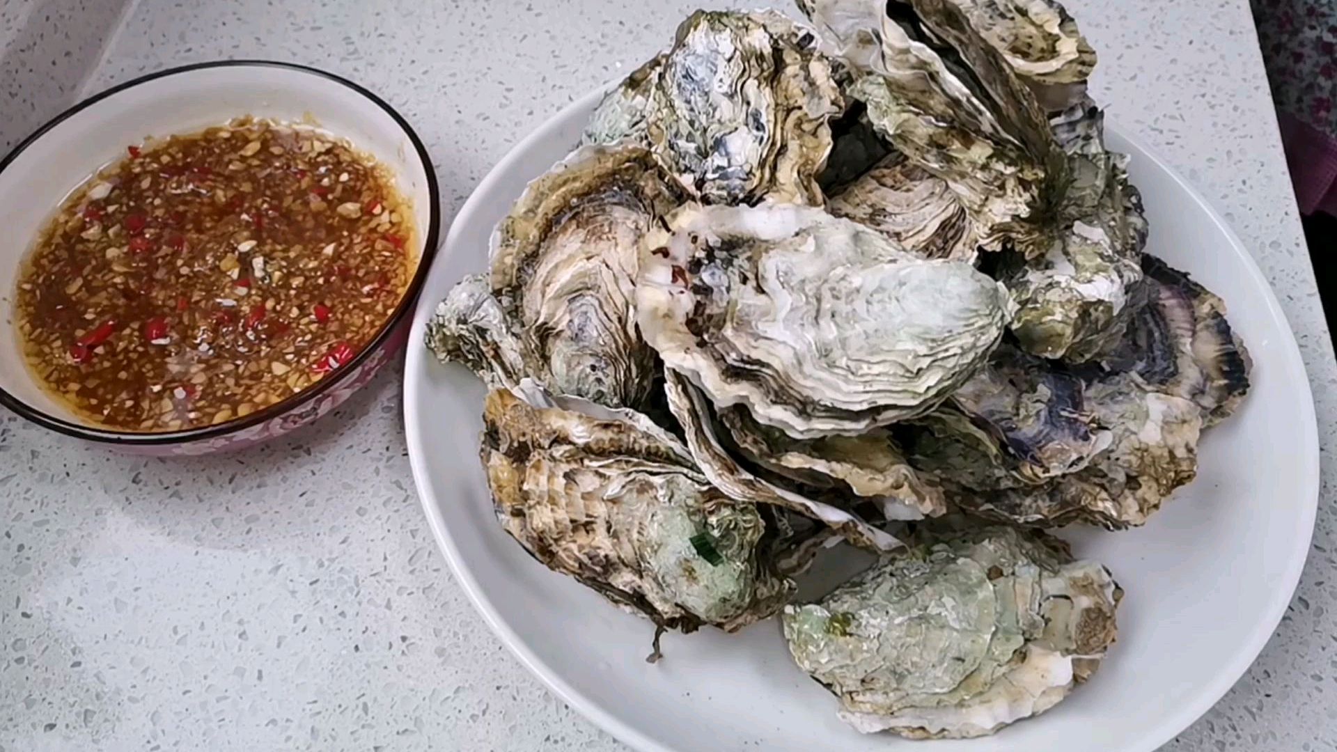 教你蒸生蚝最好吃的方法，肉质鲜嫩，原汁原味，一学就会