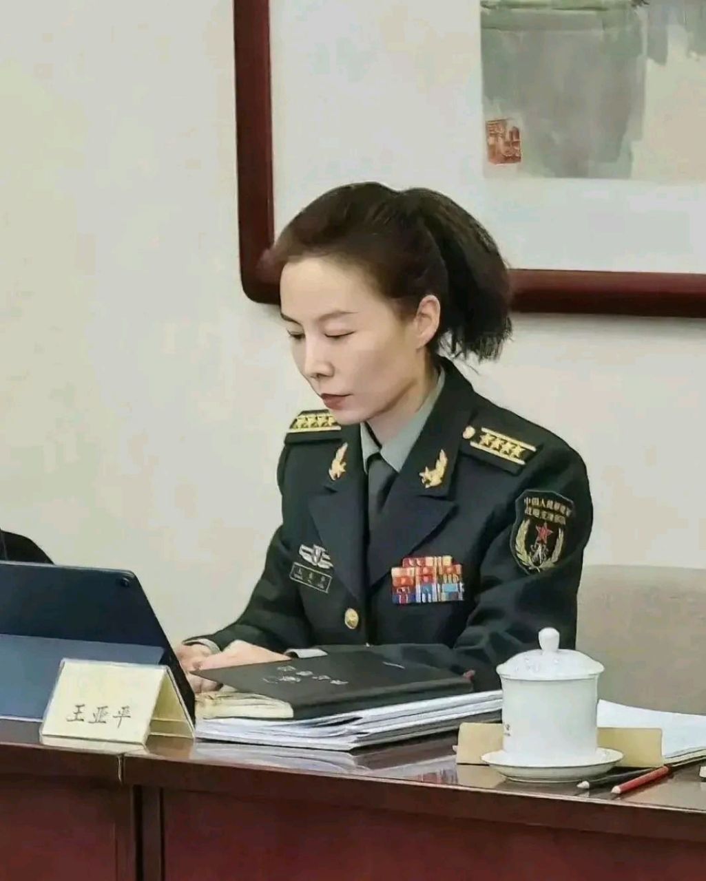 这是航天女英雄王亚平的最新照片.