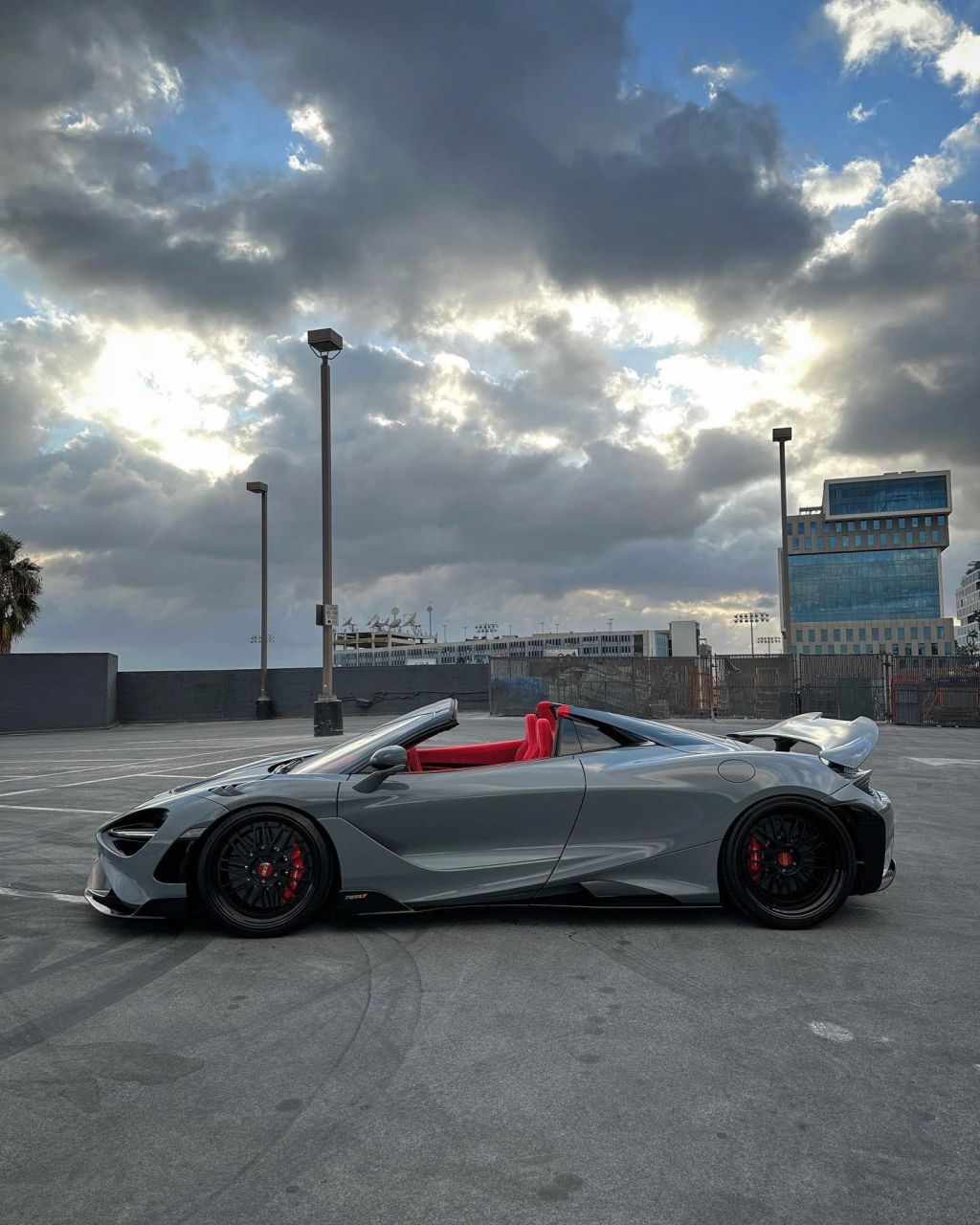 迈凯伦史上最强敞篷车   迈凯伦765lt spider