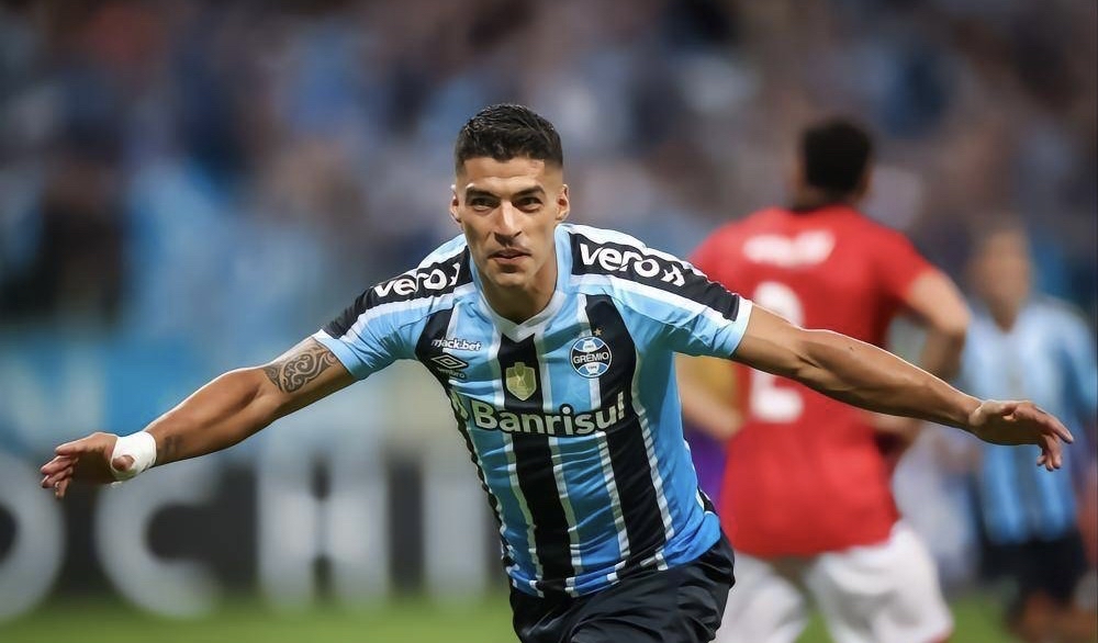 格雷米奥对苏亚雷斯的决定:巴甲争冠至关重要,转会或等待12月