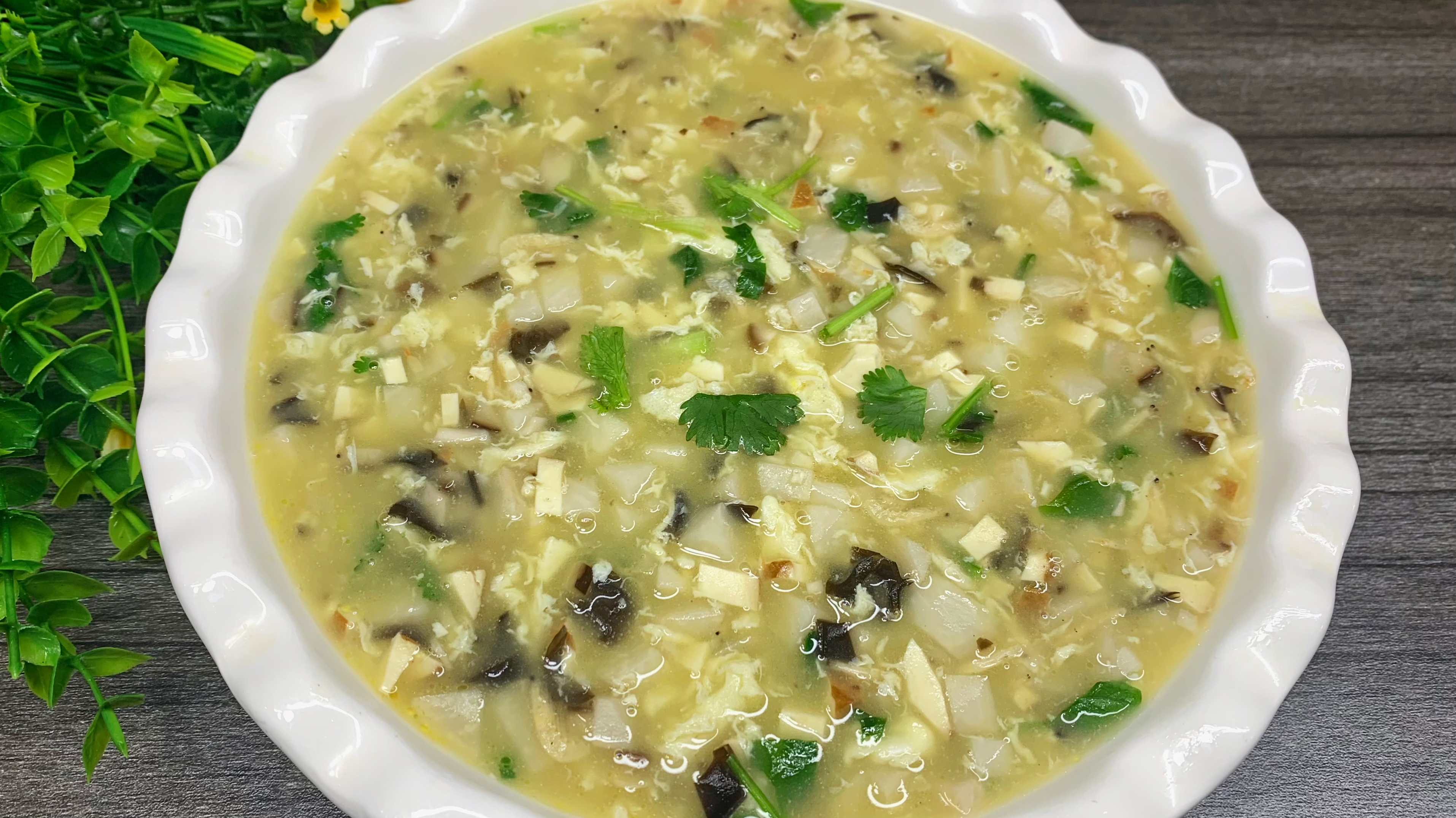 江苏盐城八大碗菜系中的芋头虾米羹,鲜香味美,口感丝滑特别好喝
