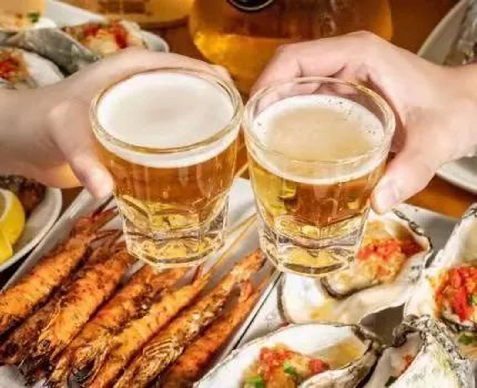 通常情况下,吃海鲜是不能够喝啤酒的.