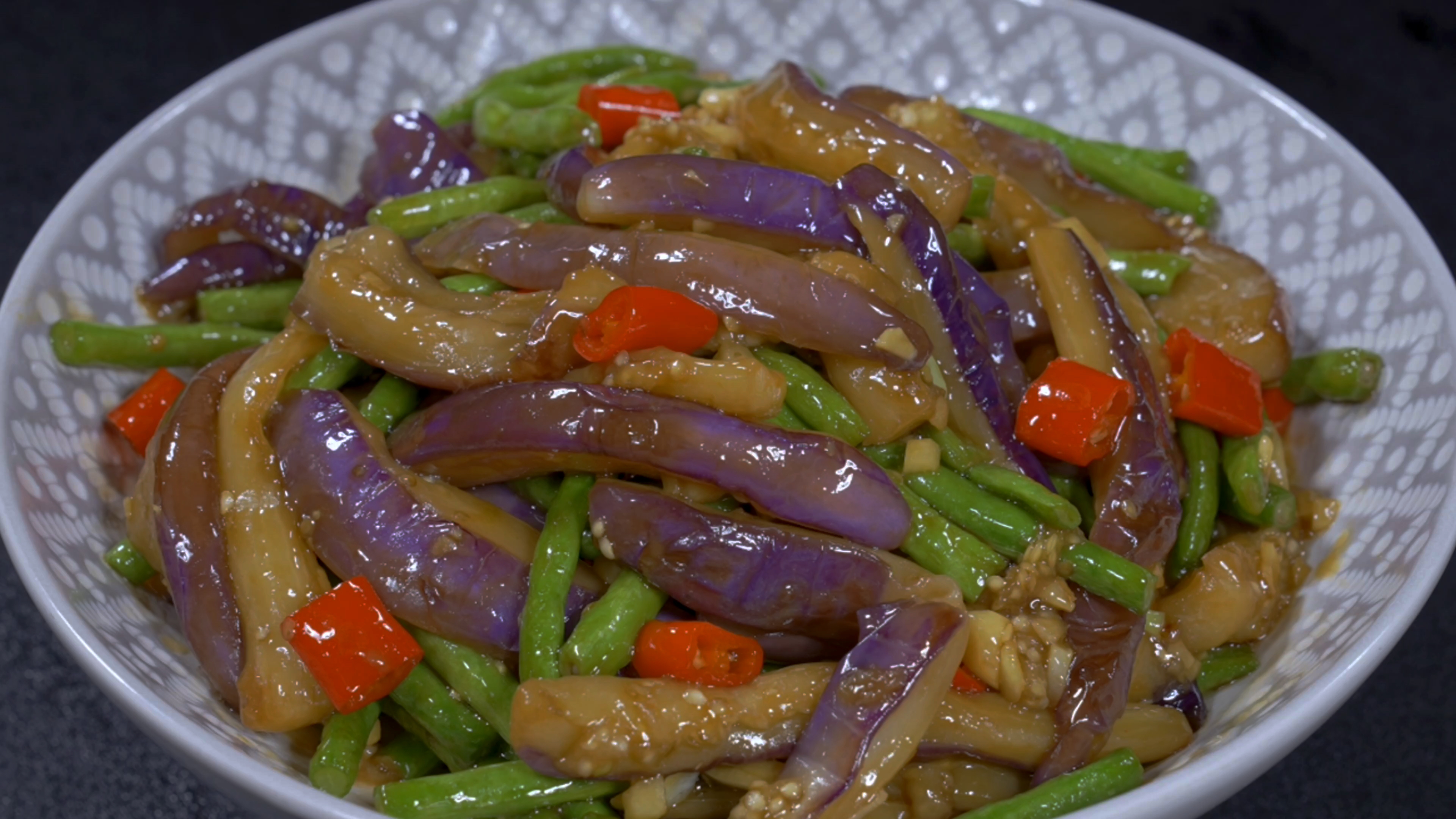 豆角烧茄子是焯水还是过油,分享最正宗的做法,好吃不油腻,下饭
