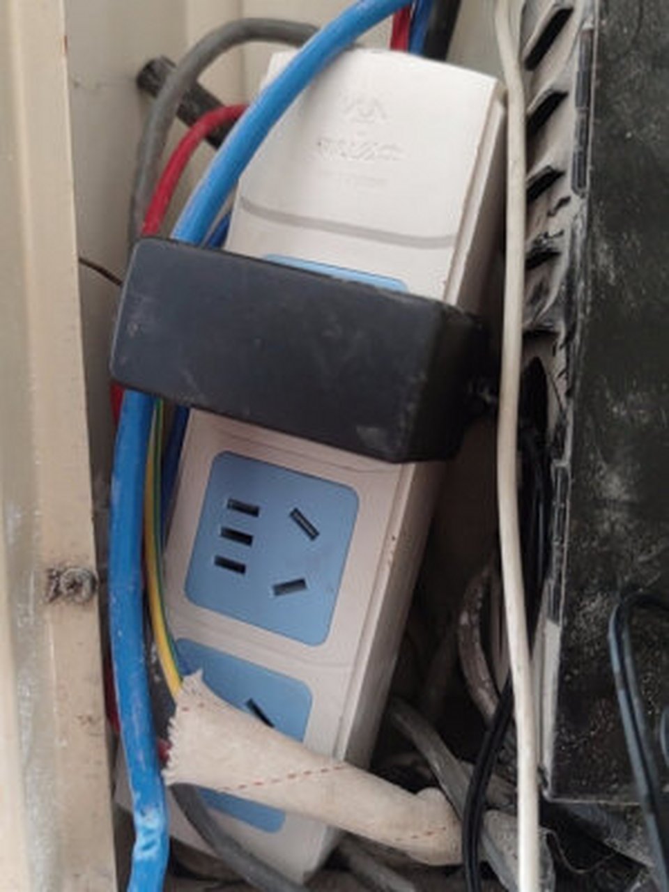 公牛(bull)插座/插线板/插排/排插/接线板/拖线板3位分控无线插座gn