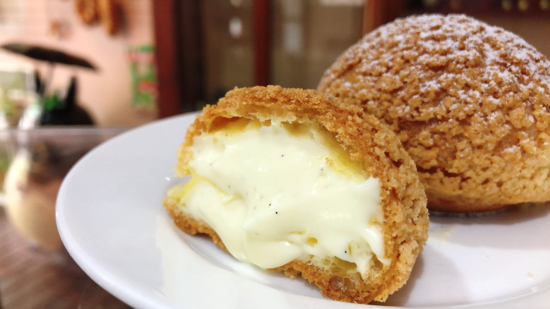 法式酥皮小泡芙,挤满卡仕达奶油馅,一口一个,无比幸福!