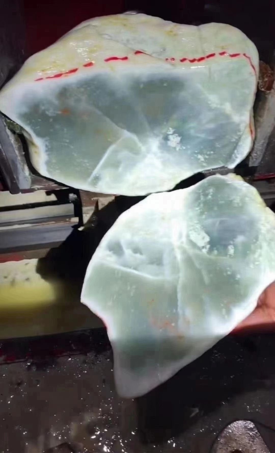 听说有人想看《木那原石》切涨的图片?