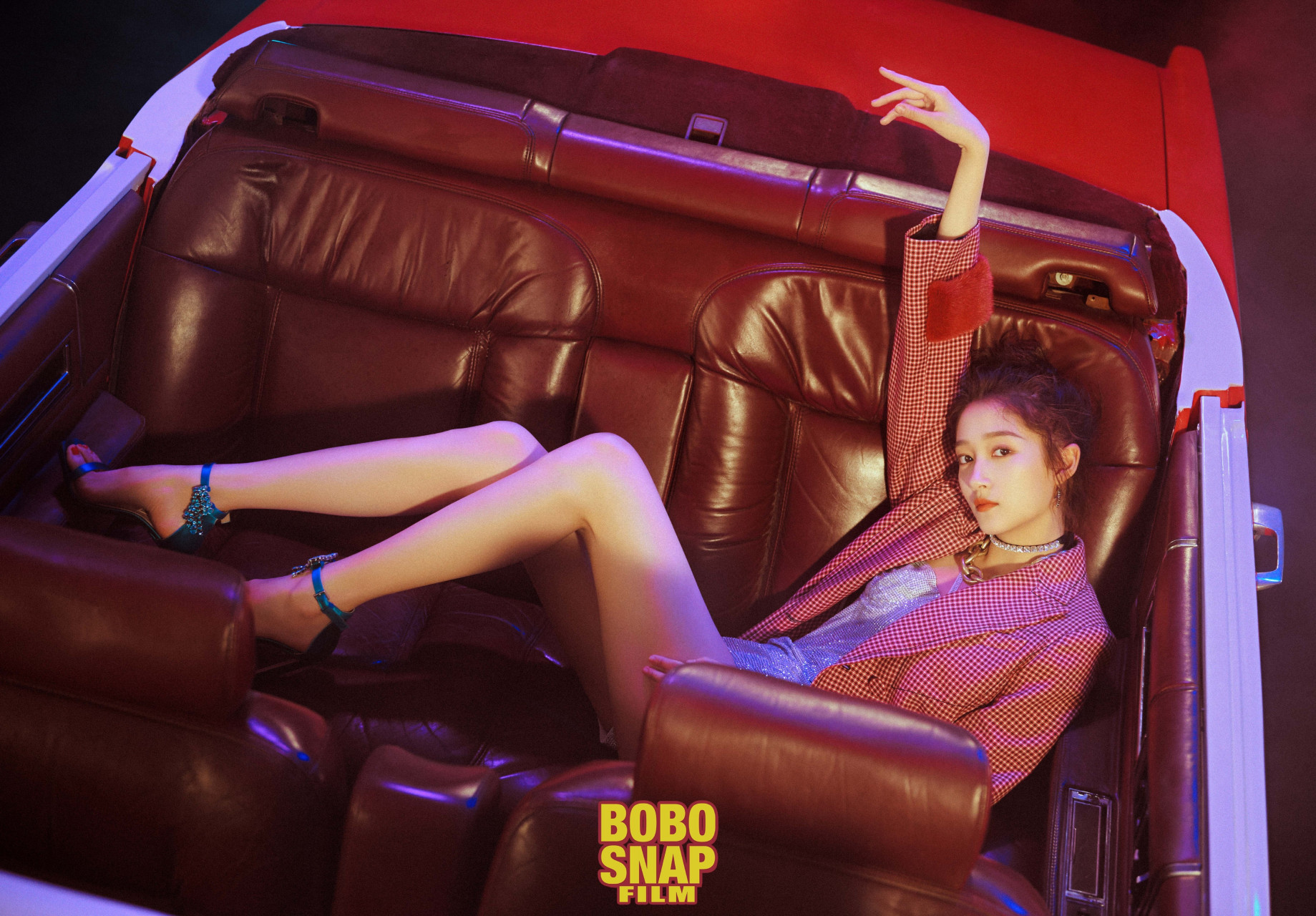 关晓彤 一字带高跟凉鞋美jio丫[爱你][爱你] 676767