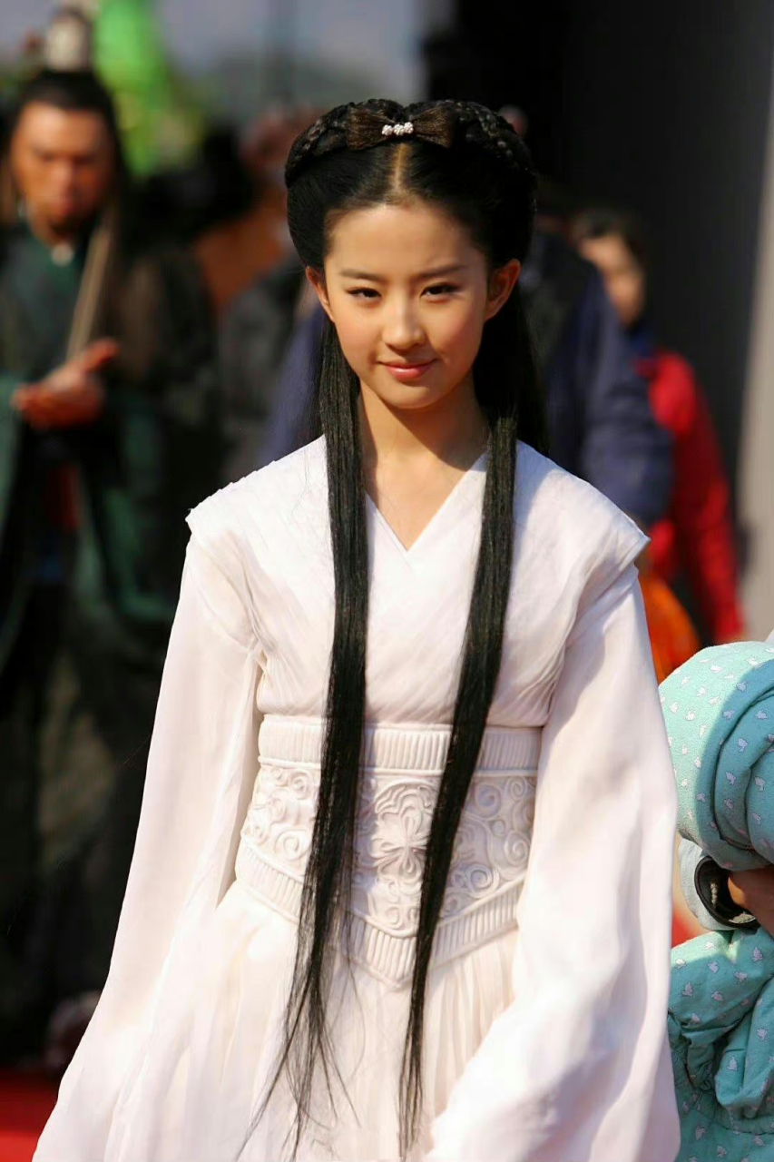 考古刘亦菲的照片,没有滤镜更清纯美丽