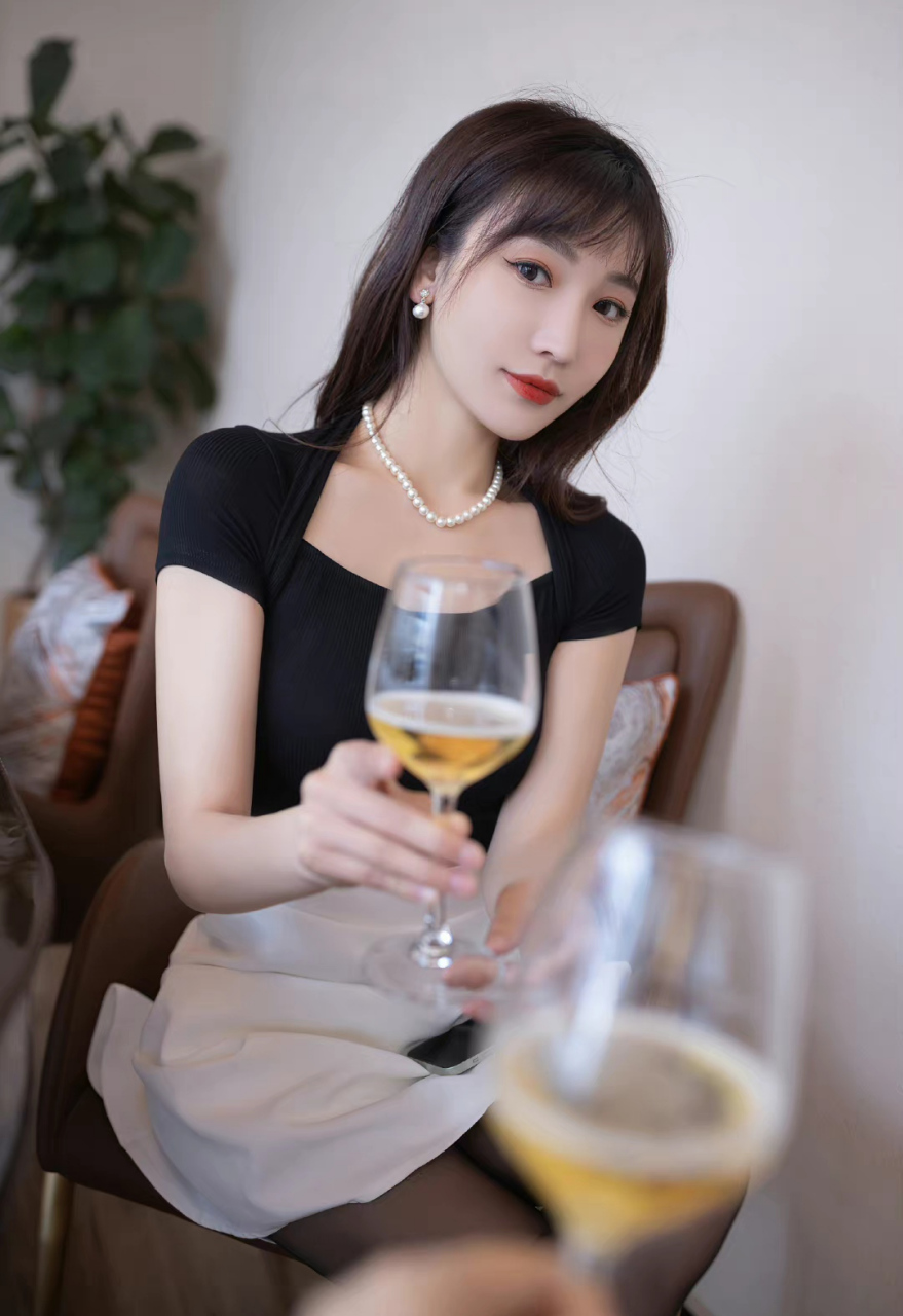 肌肤胜雪,貌美如花!#清纯美女# #气质