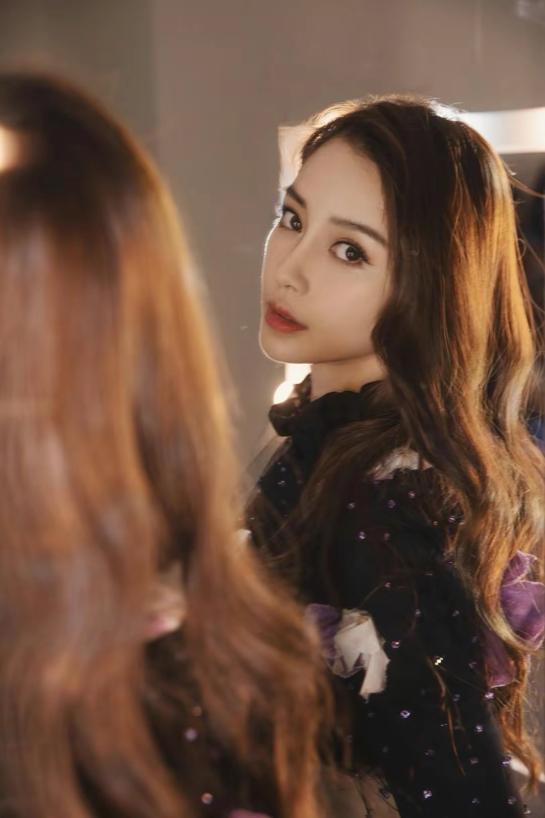 angelababy休闲生活照,美丽动人,离婚后更加漂亮了