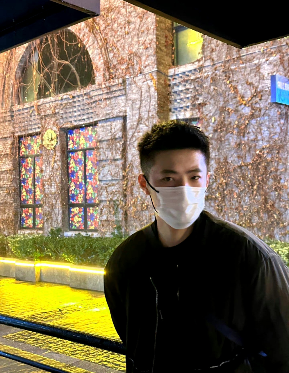 精神小伙,口罩难挡帅气#帅哥# #颜值